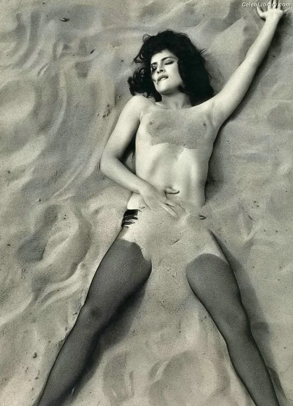 Madeleine Stowe photo 21 of 38