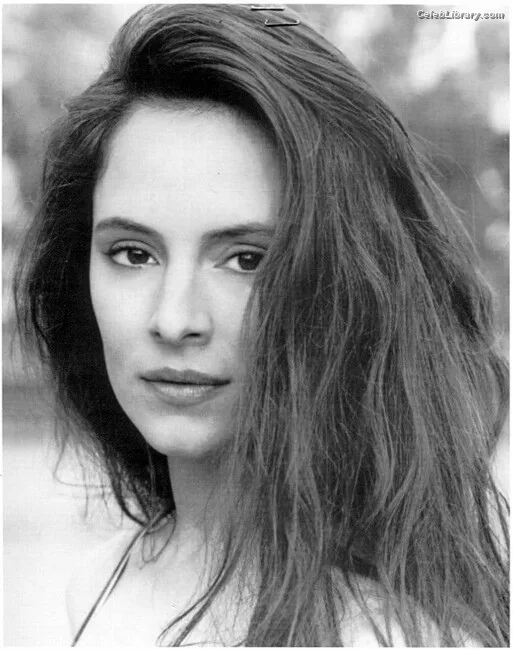 Madeleine Stowe photo 13 of 38