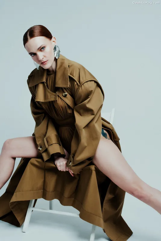 Madeline Brewer photo 24 of 59
