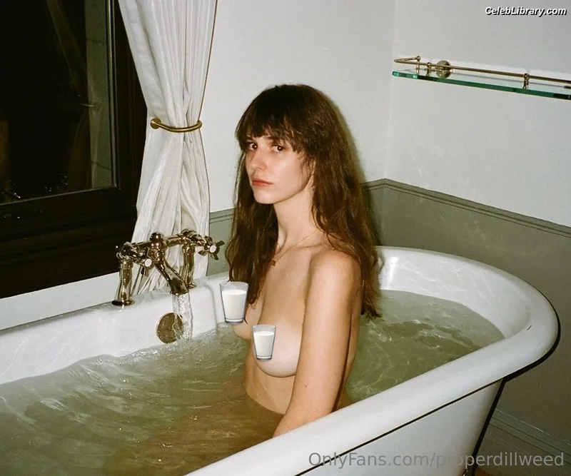 Madeline Quinn photo 14 of 46