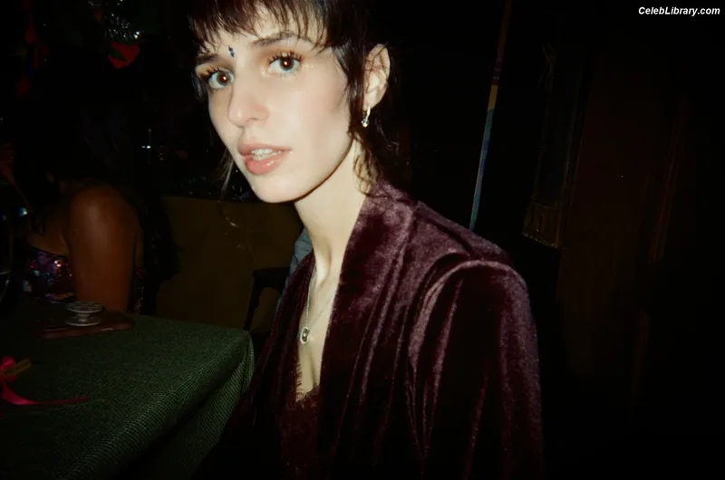 Madeline Quinn photo 11 of 46