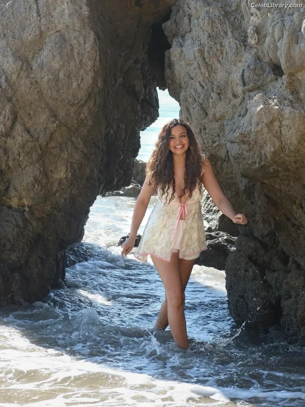 Madison Bailey photo 23 of 473