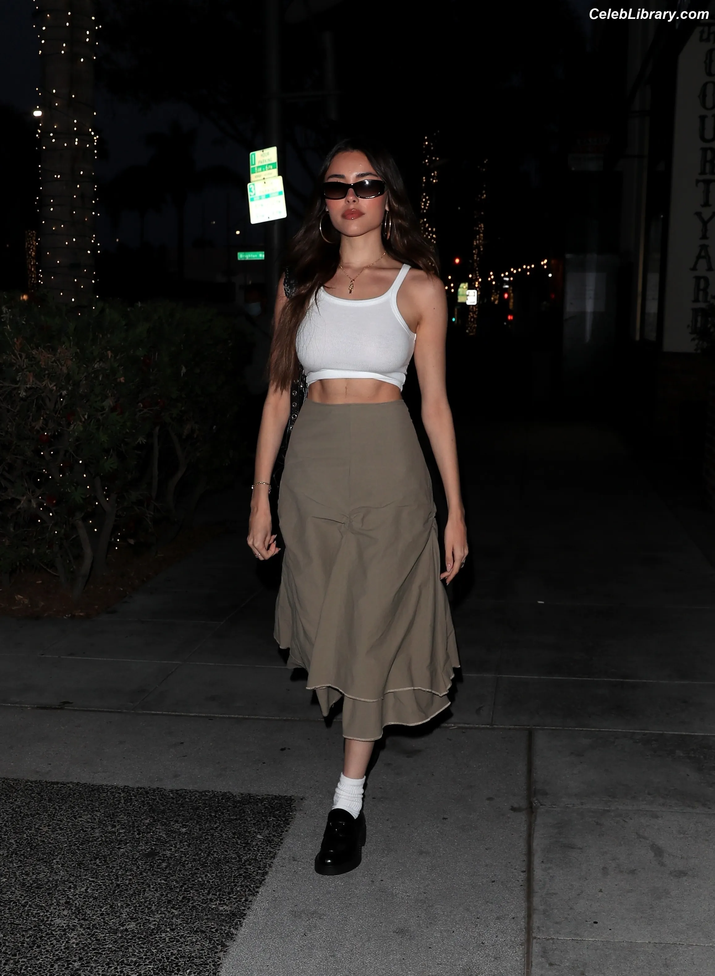 Madison Beer photo 18 of 3490