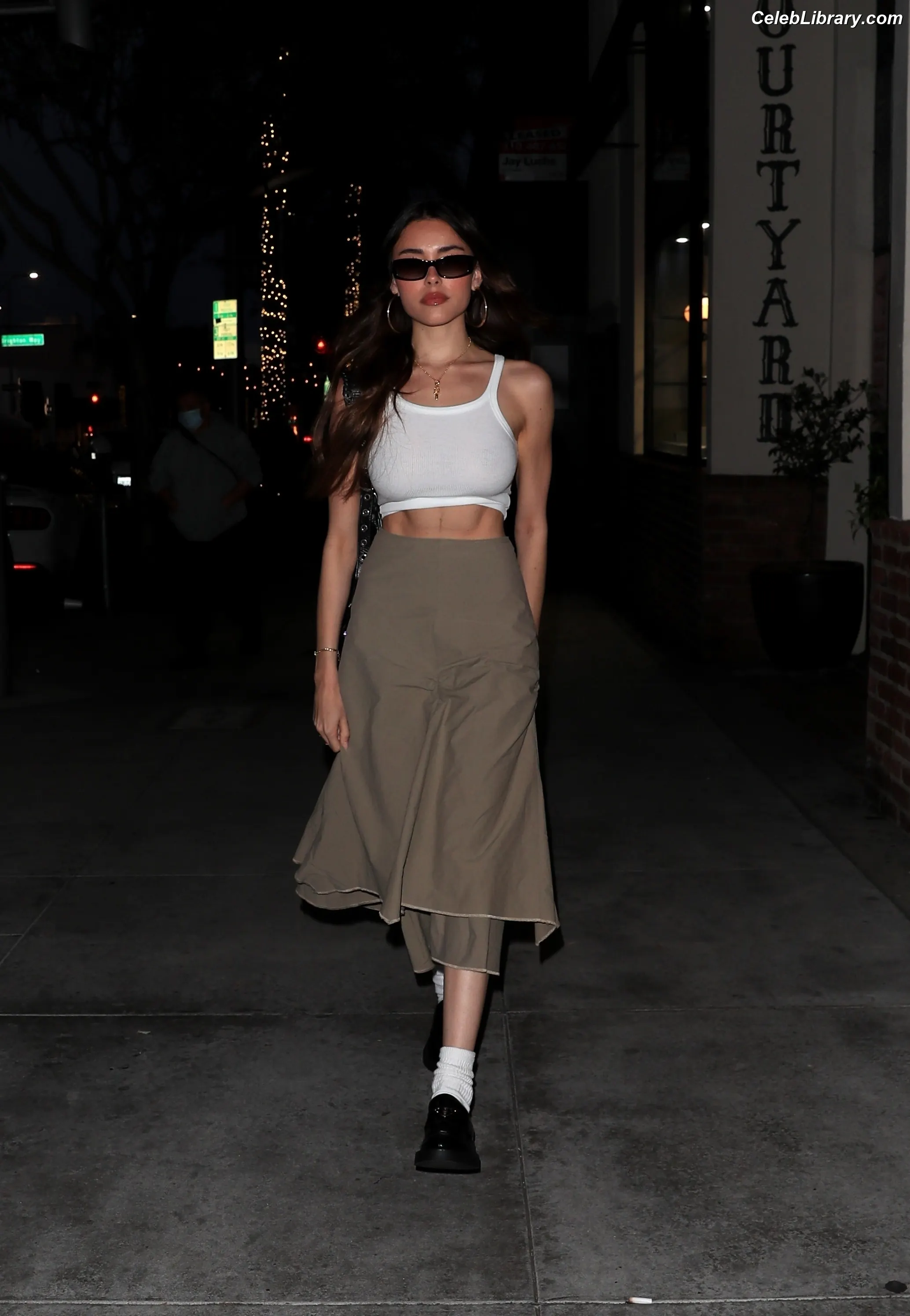 Madison Beer photo 22 of 3490