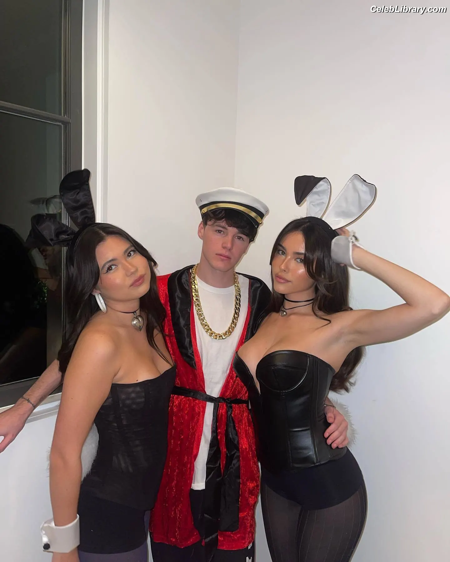 Madison Beer photo 9 of 3490