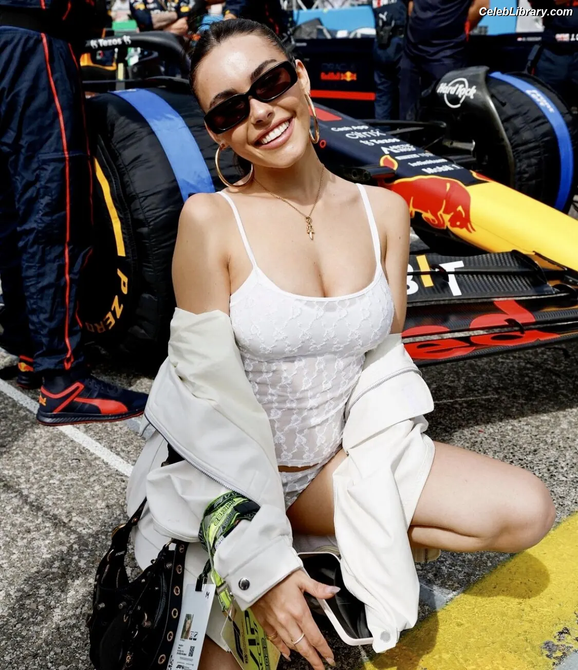 Madison Beer photo 6 of 3490