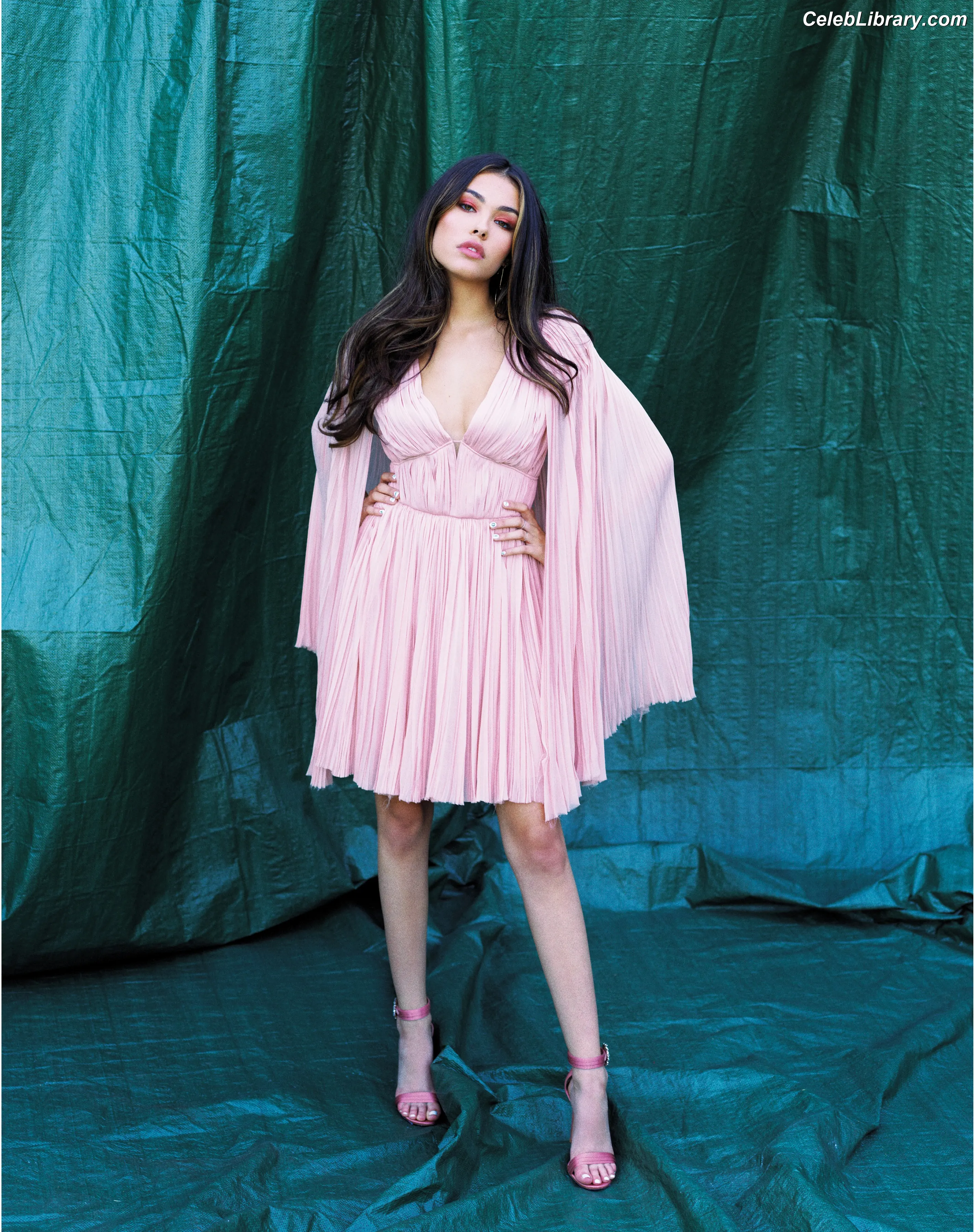 Madison Beer photo 15 of 3490