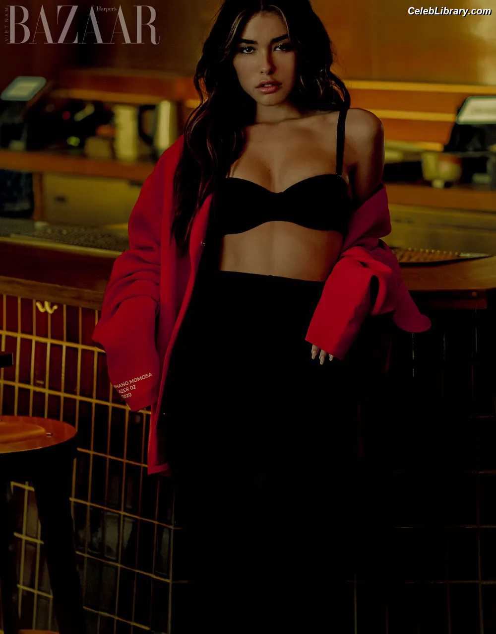 Madison Beer photo 2 of 3490