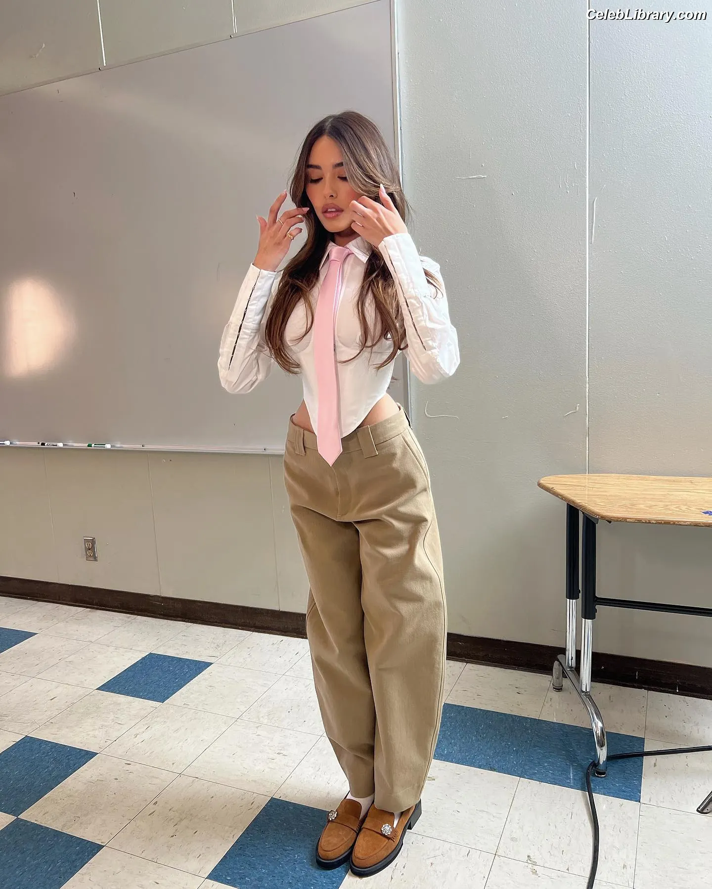 Madison Beer photo 10 of 3490