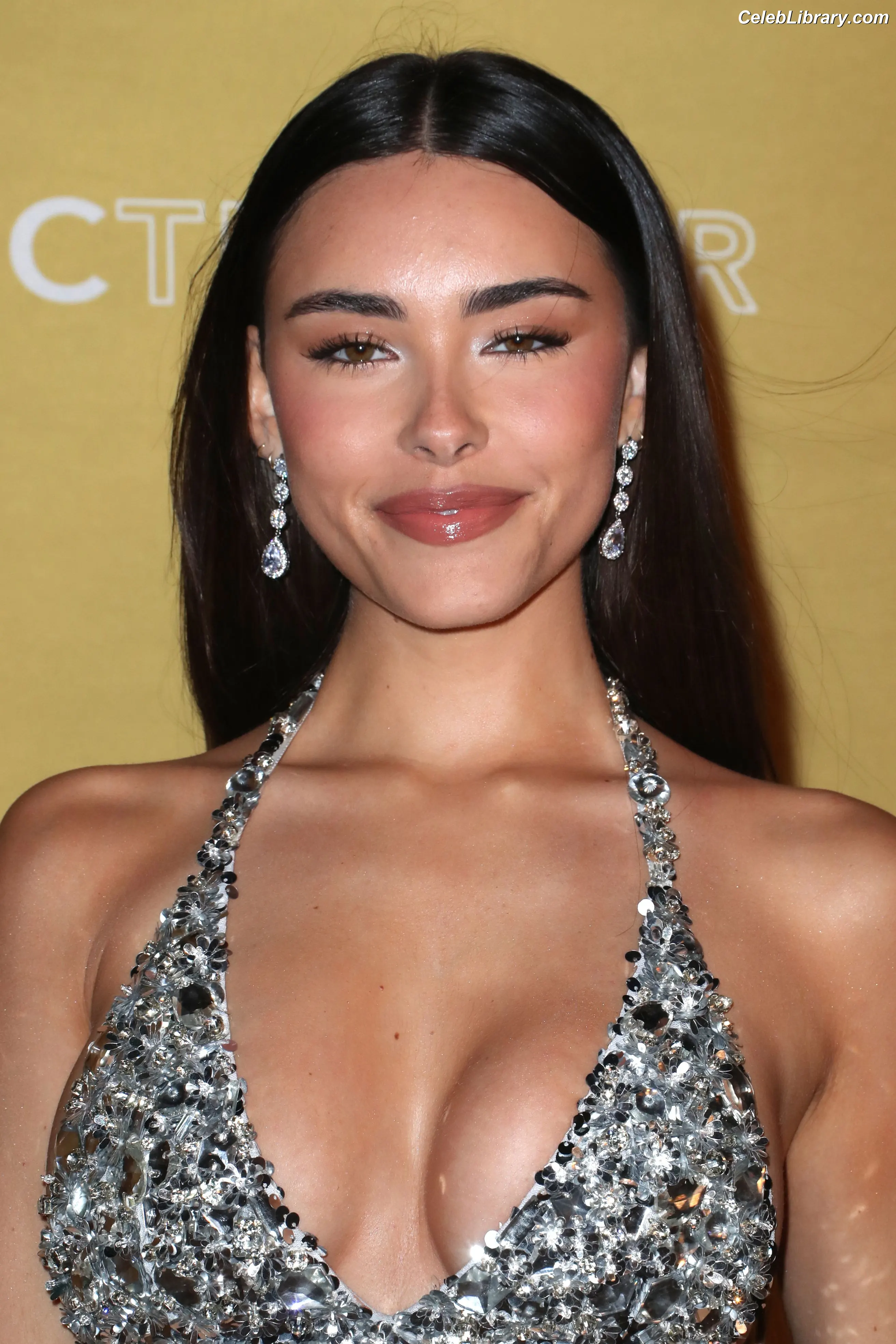 Madison Beer photo 17 of 3490