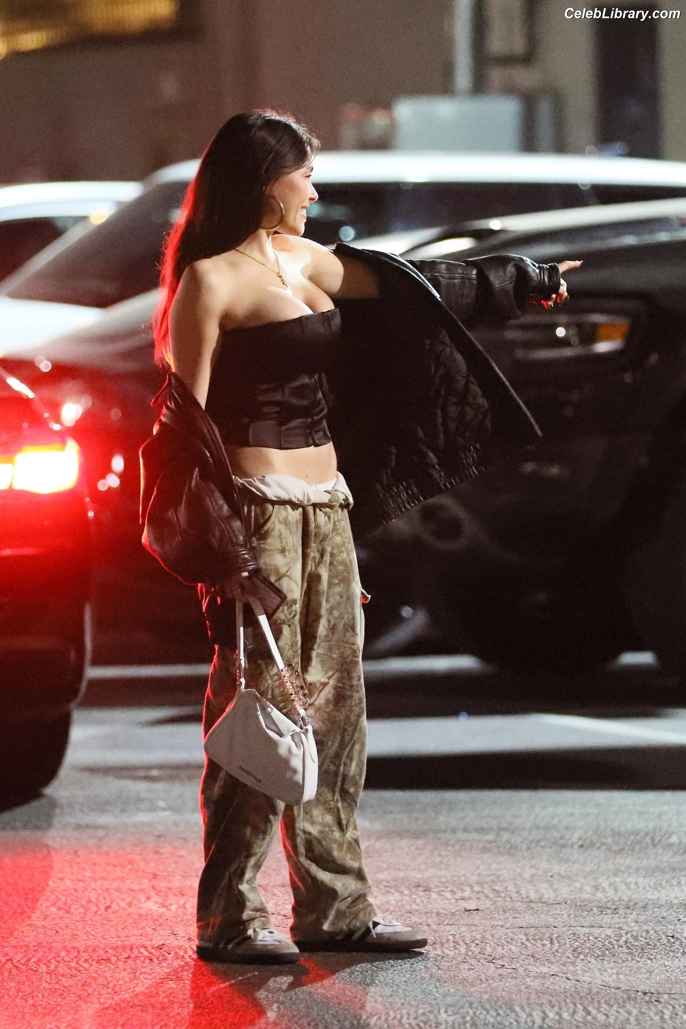 Madison Beer photo 15 of 3490