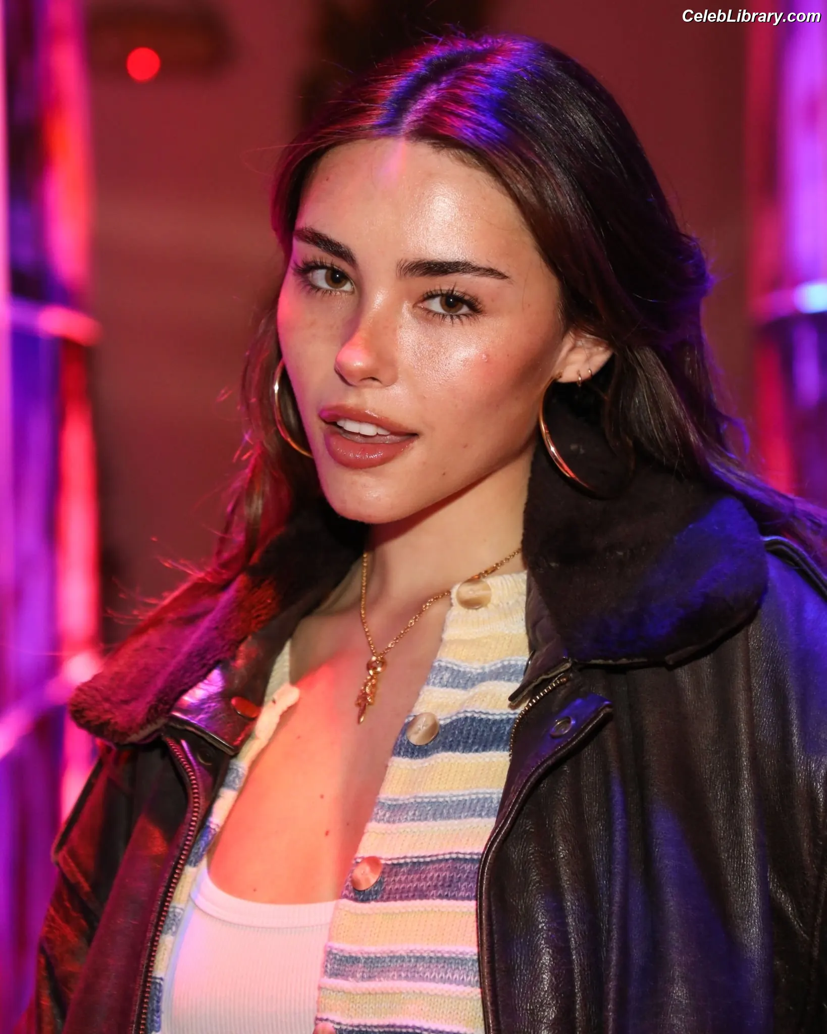Madison Beer photo 6 of 3490