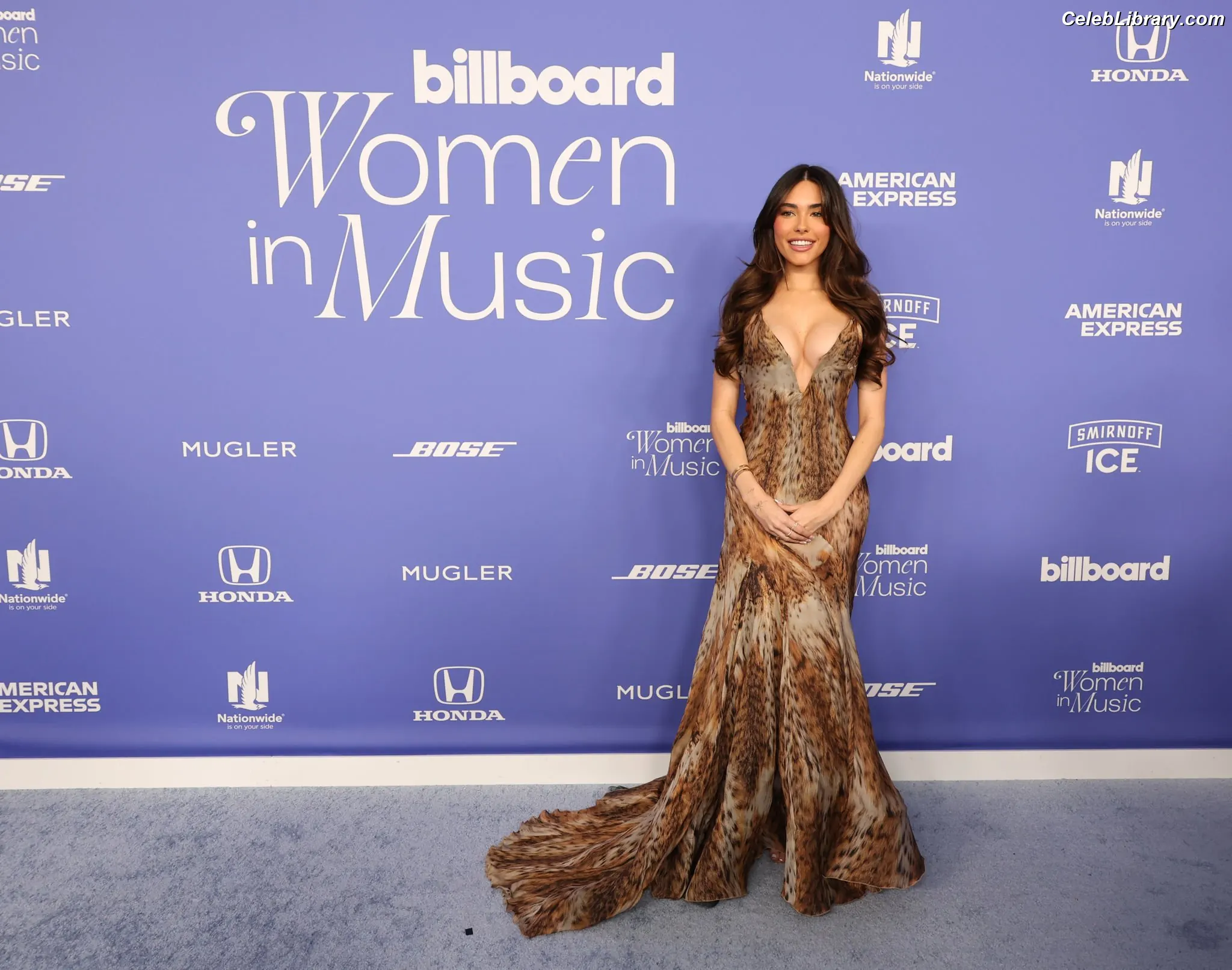 Madison Beer photo 16 of 3490