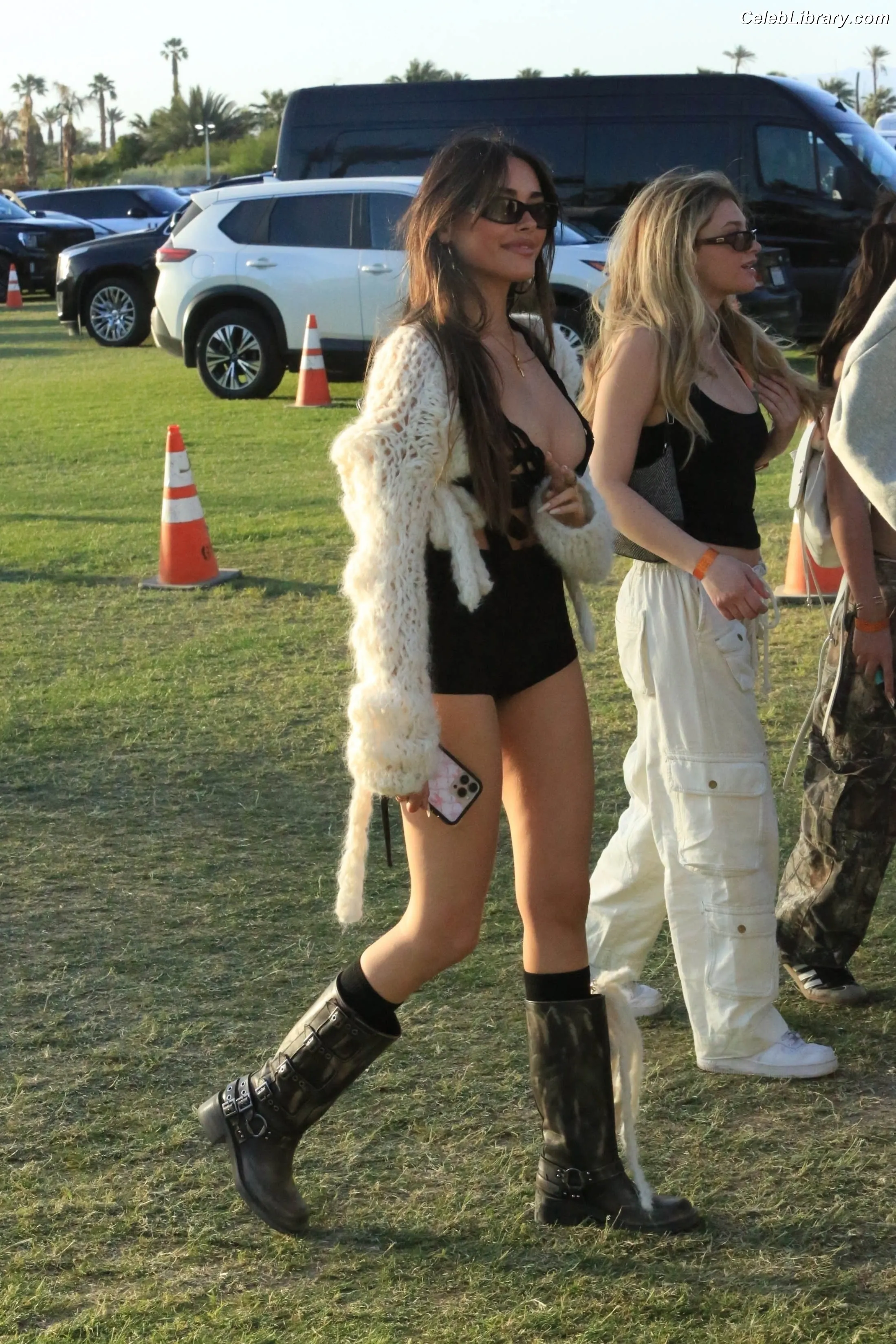Madison Beer photo 9 of 3490