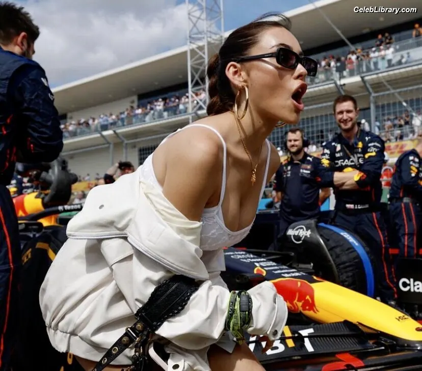 Madison Beer photo 3 of 3490