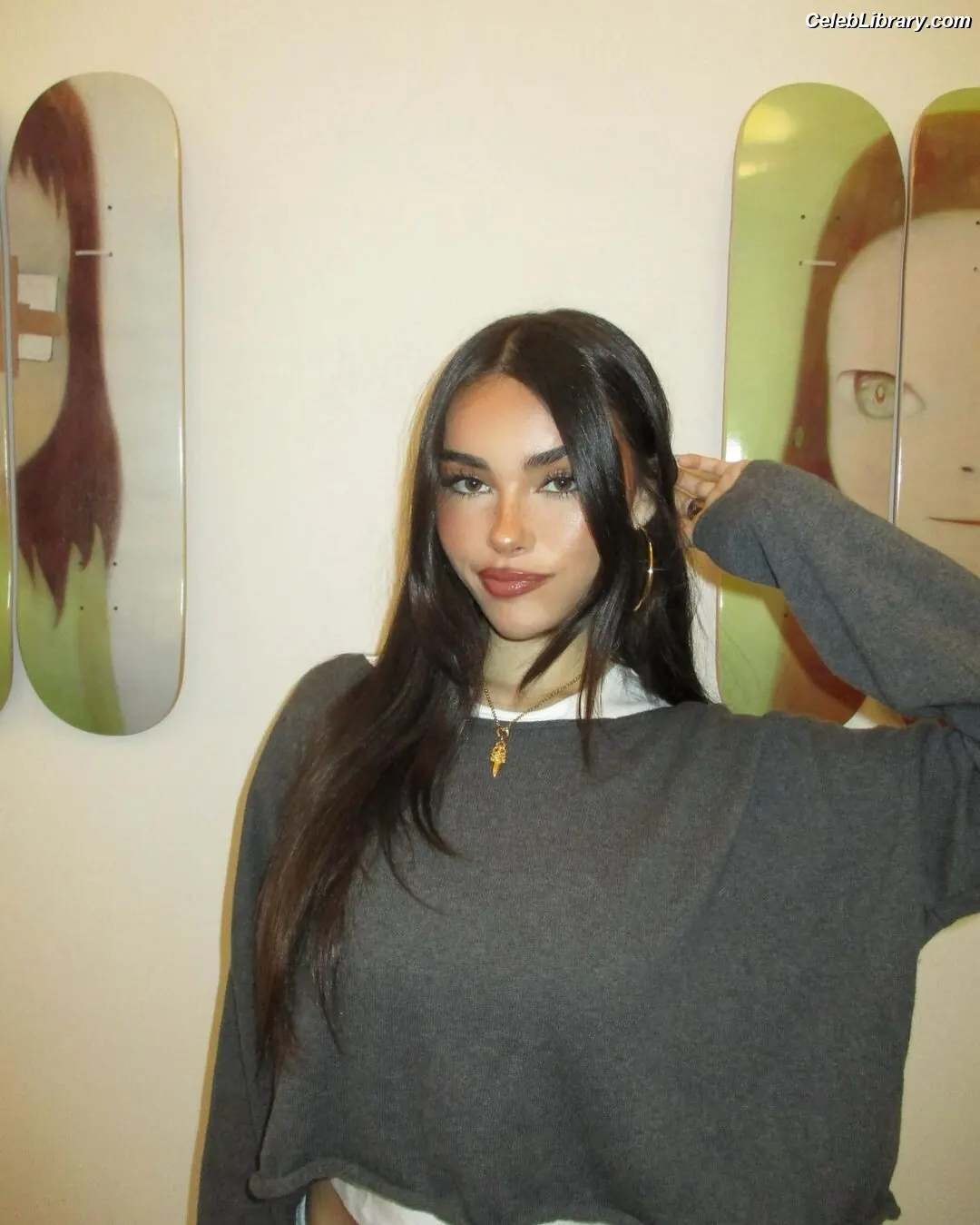 Madison Beer photo 24 of 3490