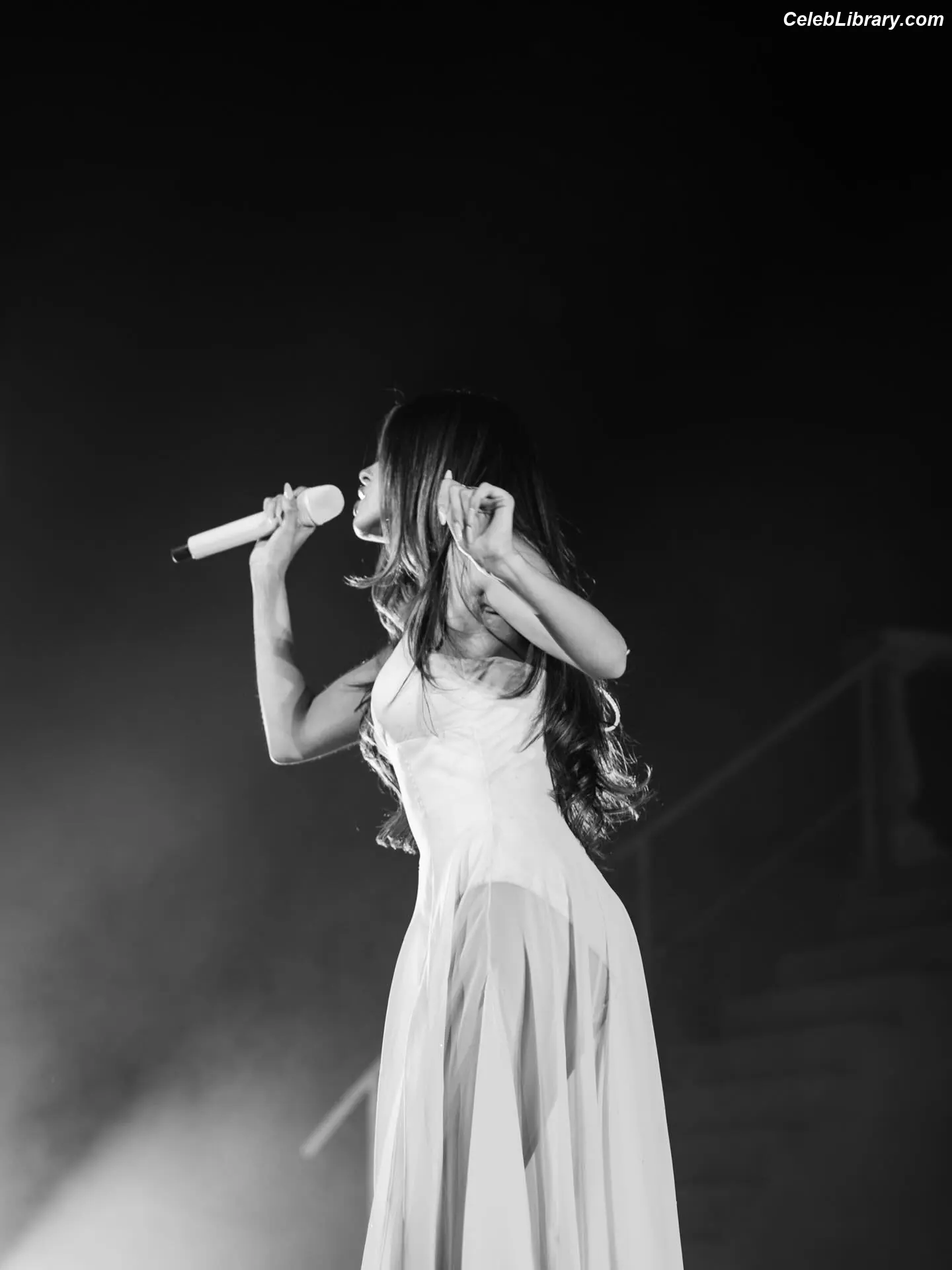 Madison Beer photo 13 of 3490