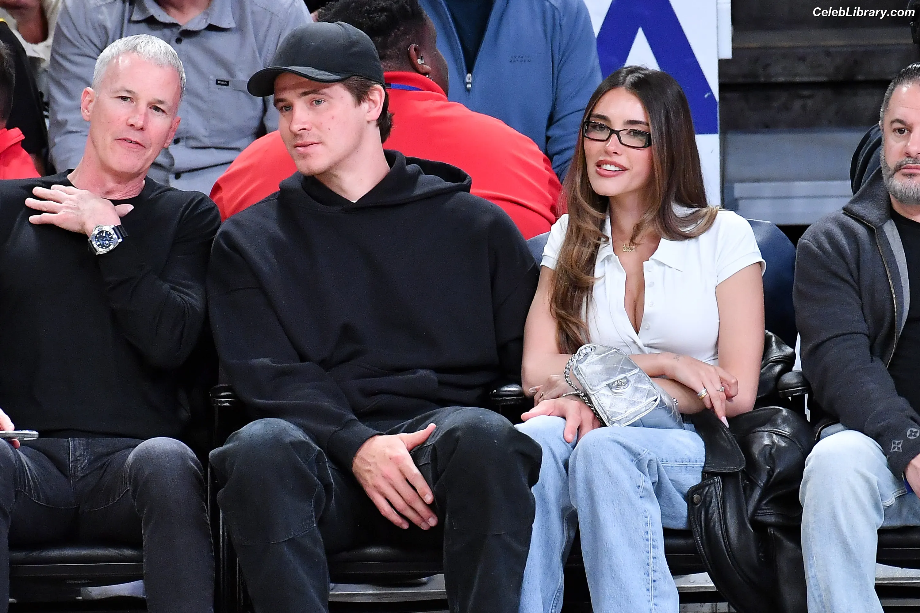 Madison Beer photo 21 of 3490