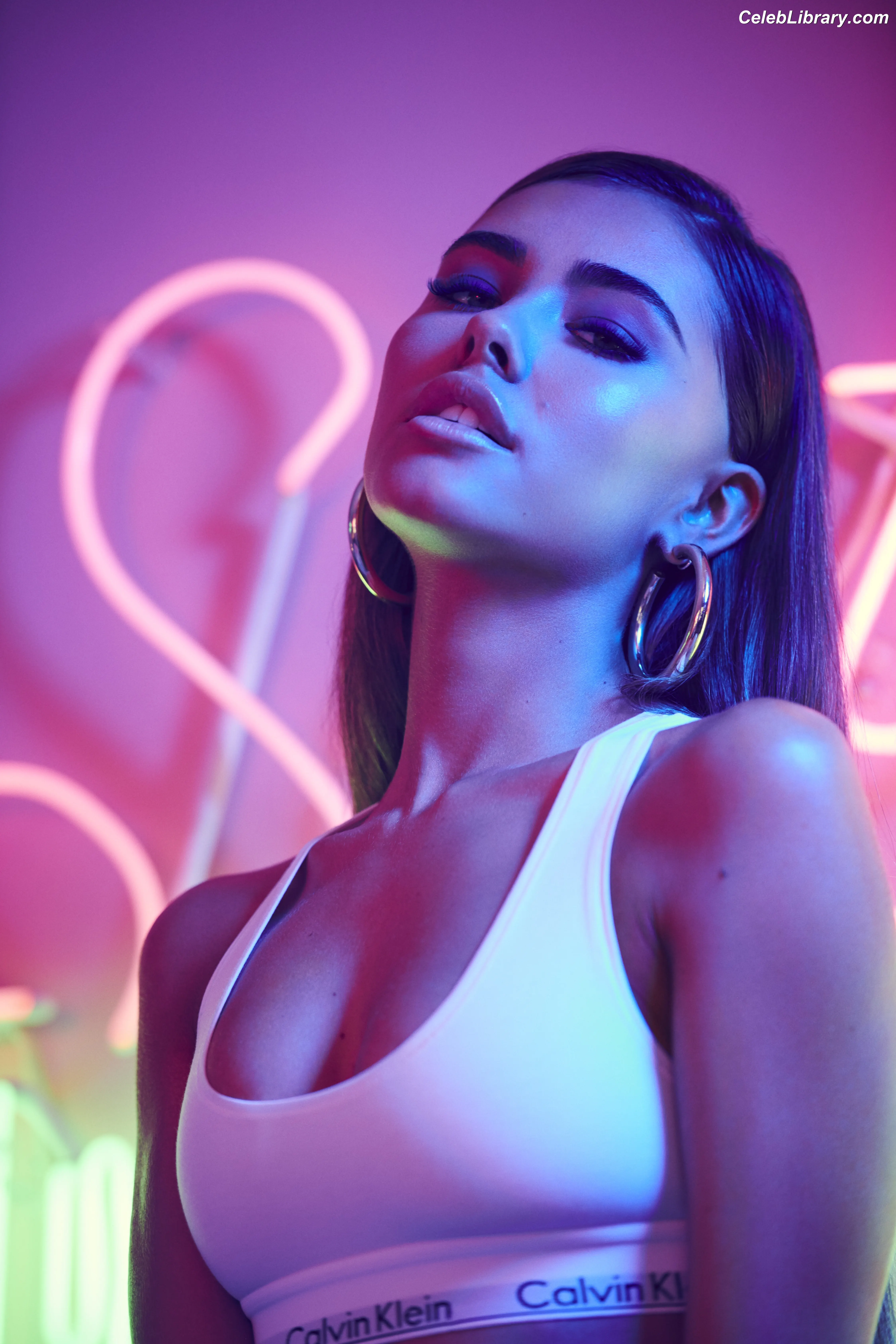 Madison Beer photo 6 of 3490