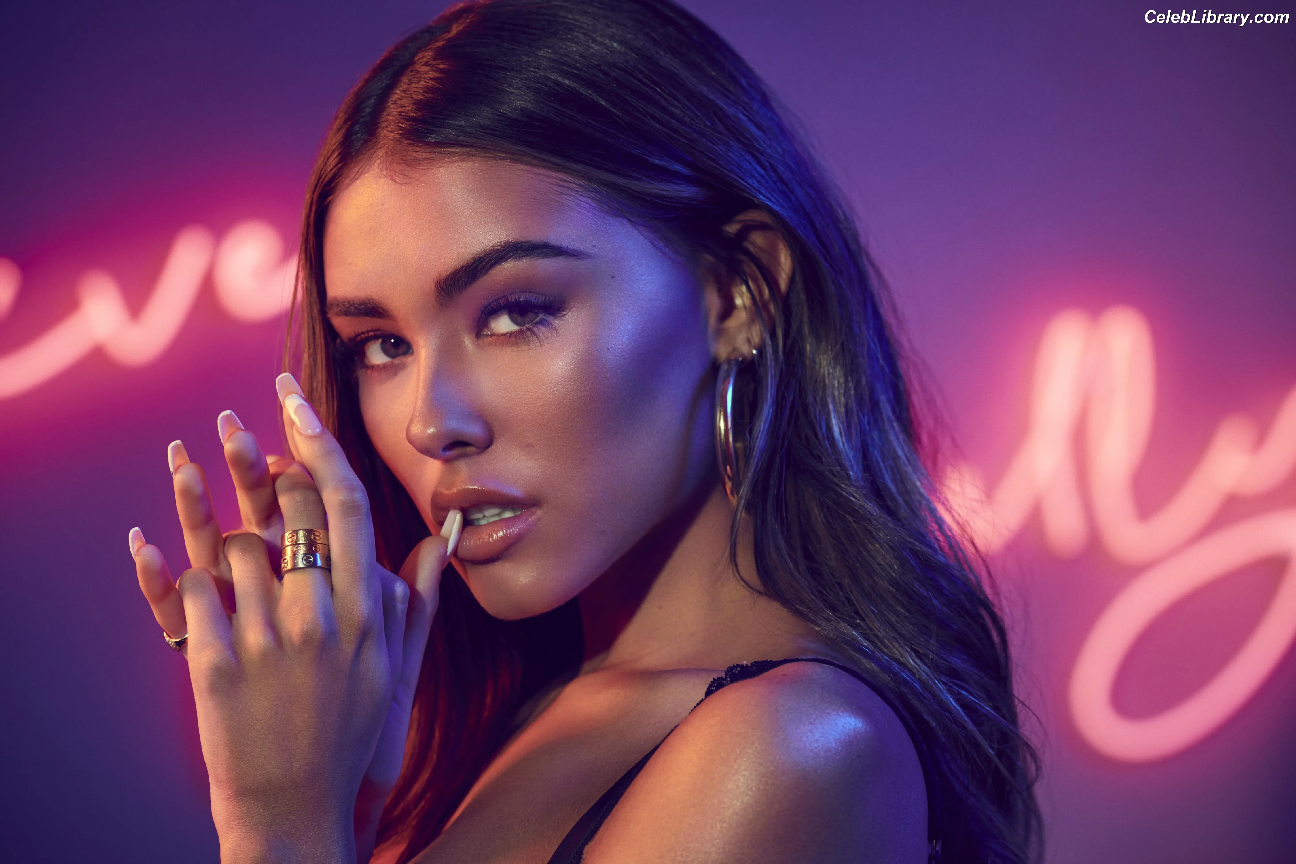 Madison Beer photo 7 of 3490