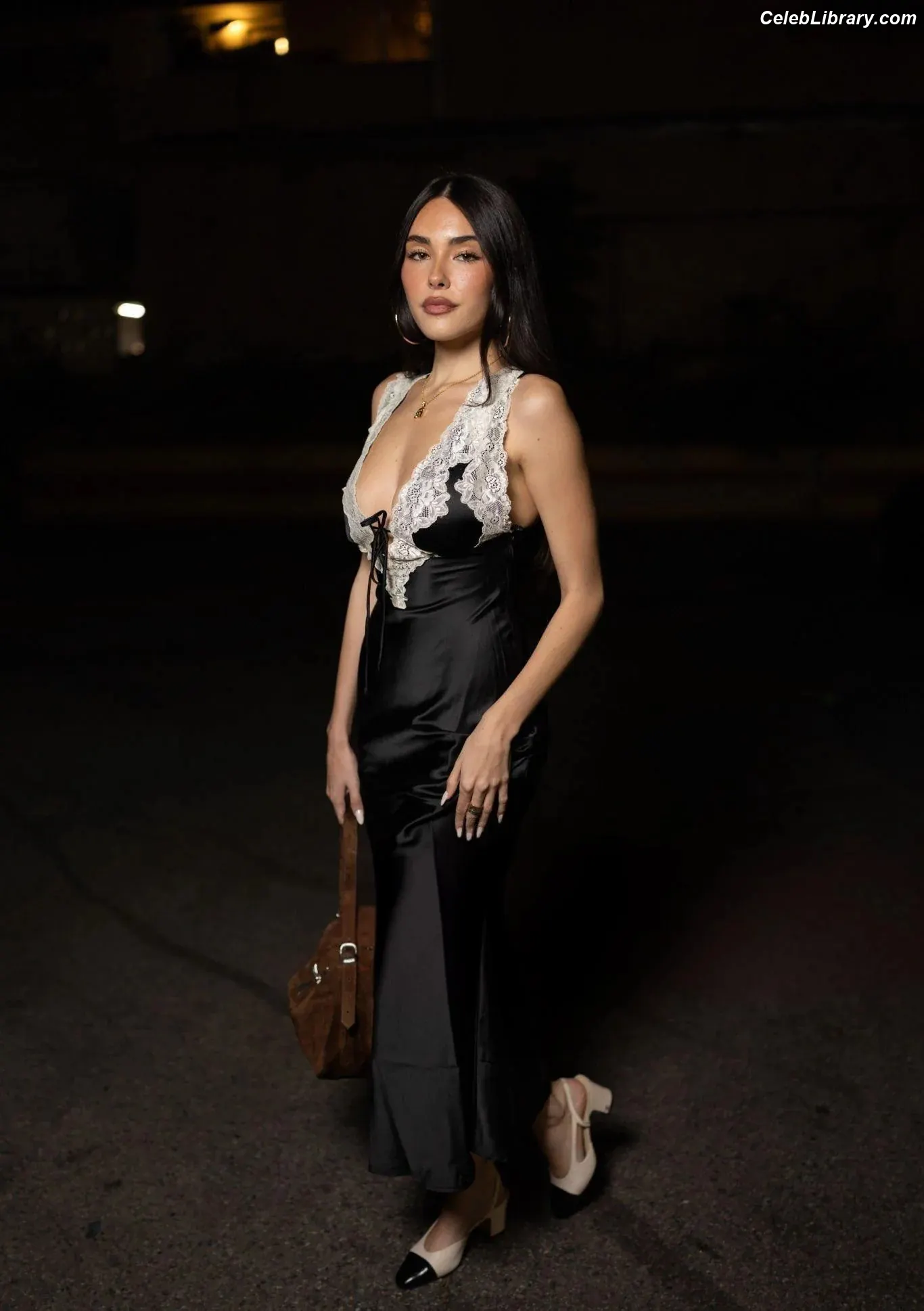 Madison Beer photo 6 of 3490