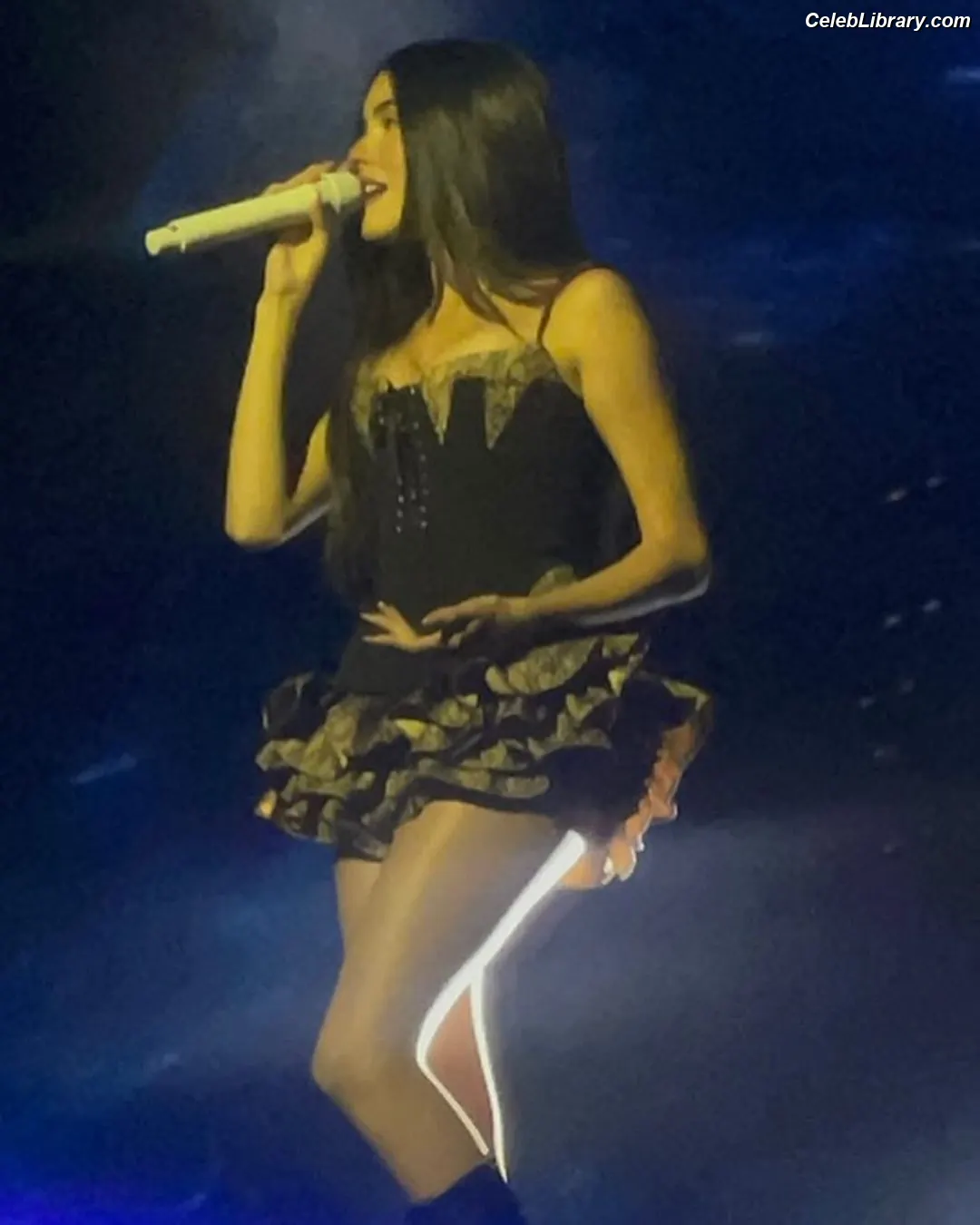 Madison Beer photo 24 of 3490