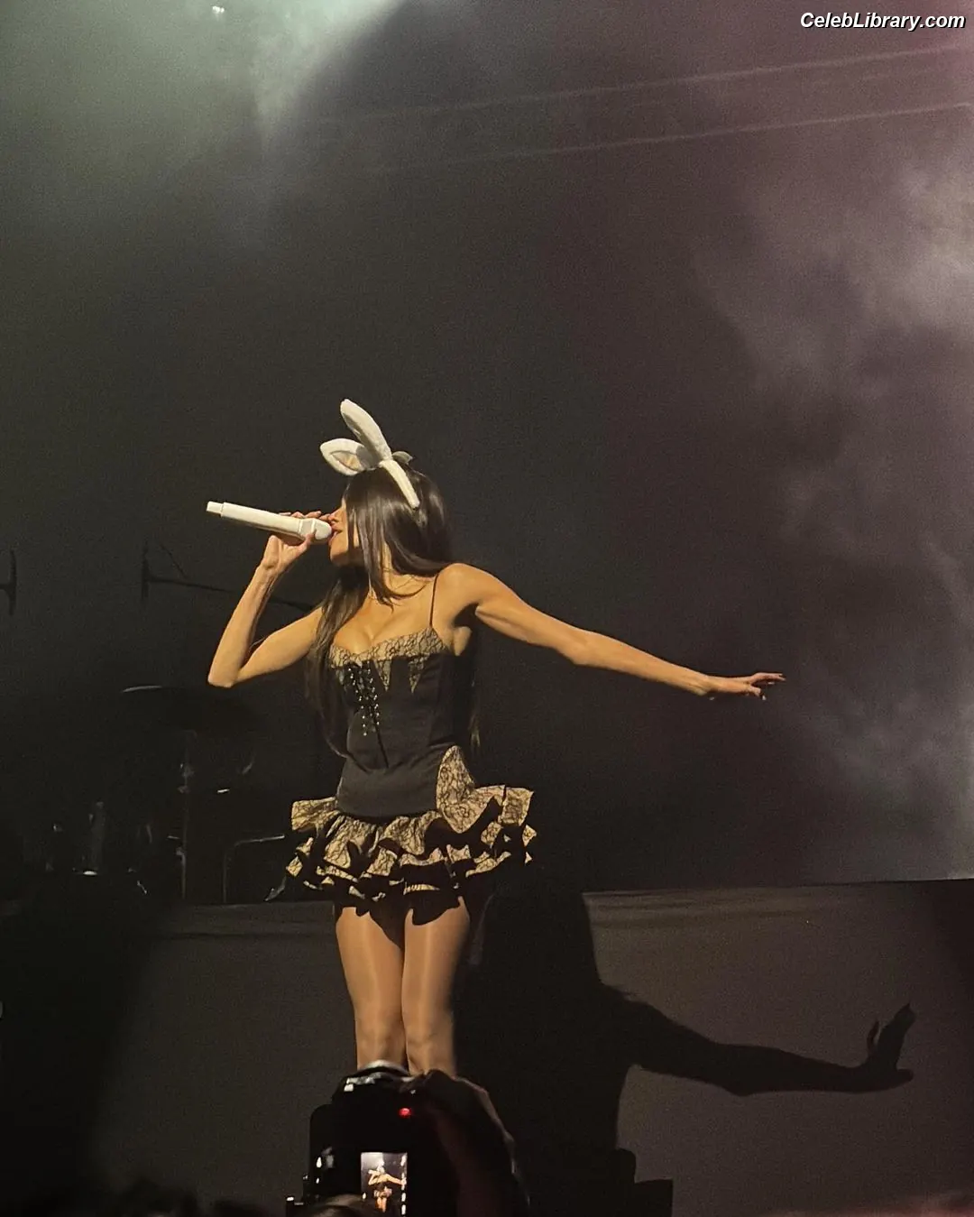 Madison Beer photo 13 of 3490