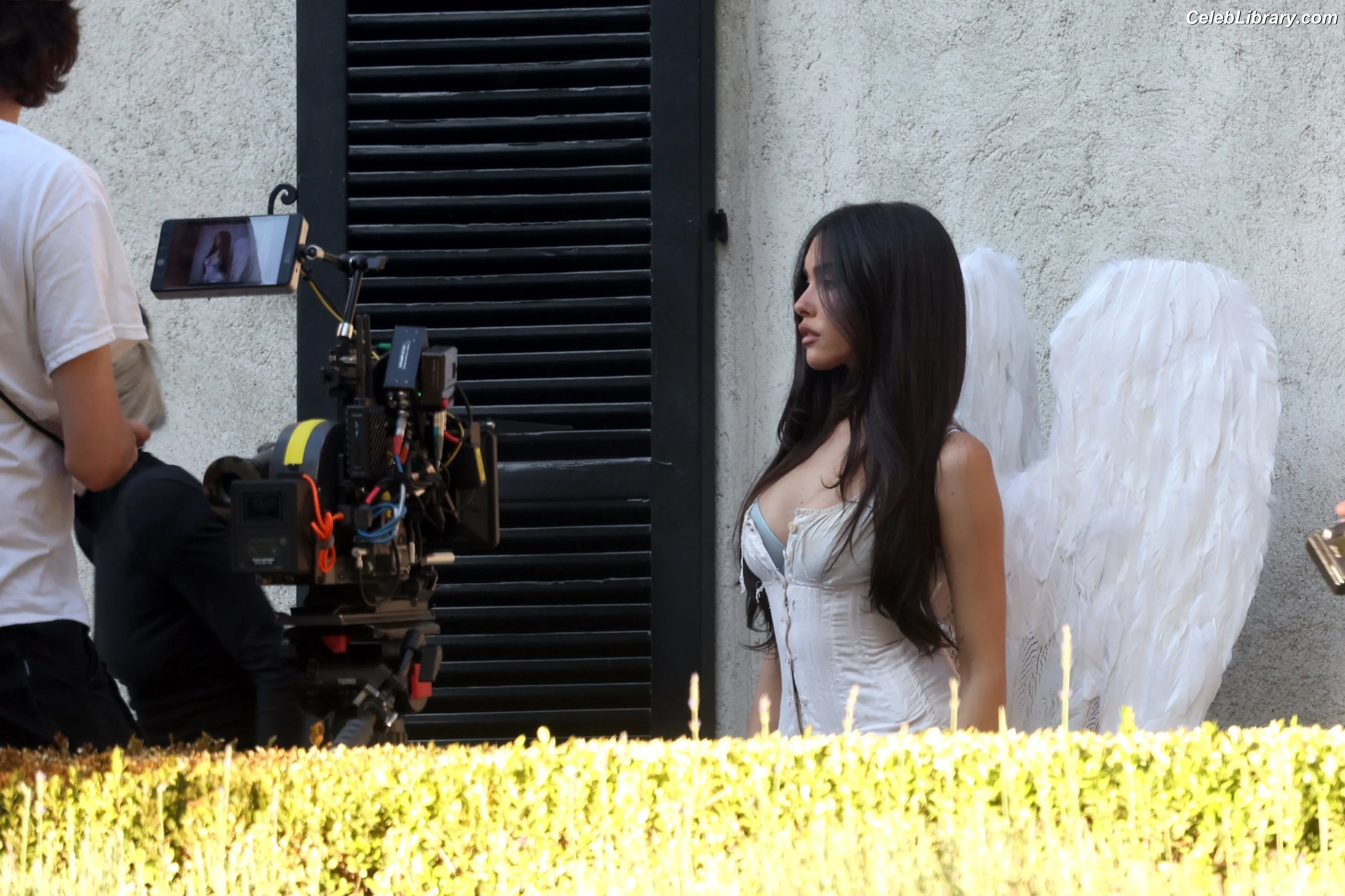 Madison Beer photo 14 of 3490