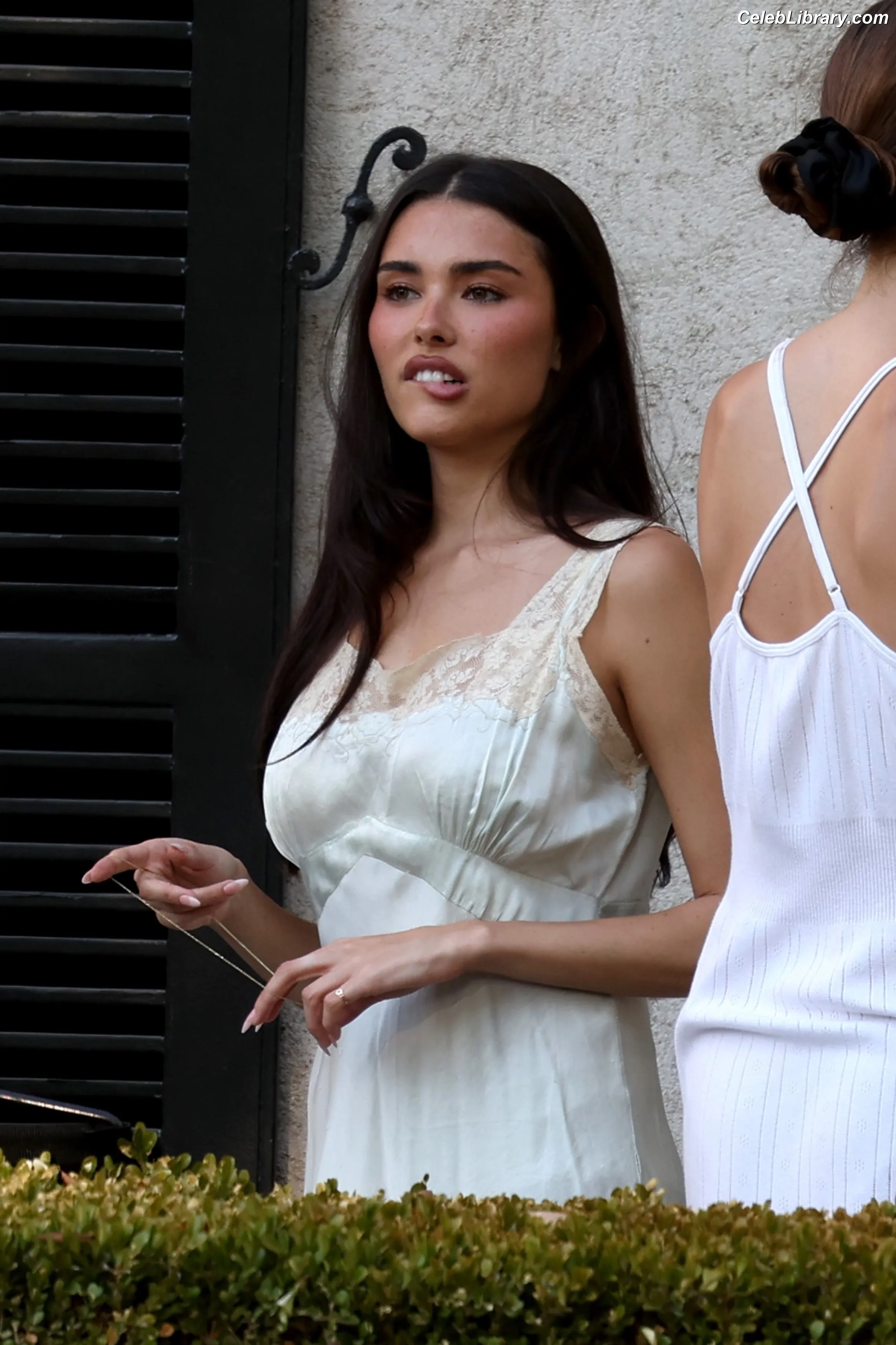 Madison Beer photo 10 of 3490