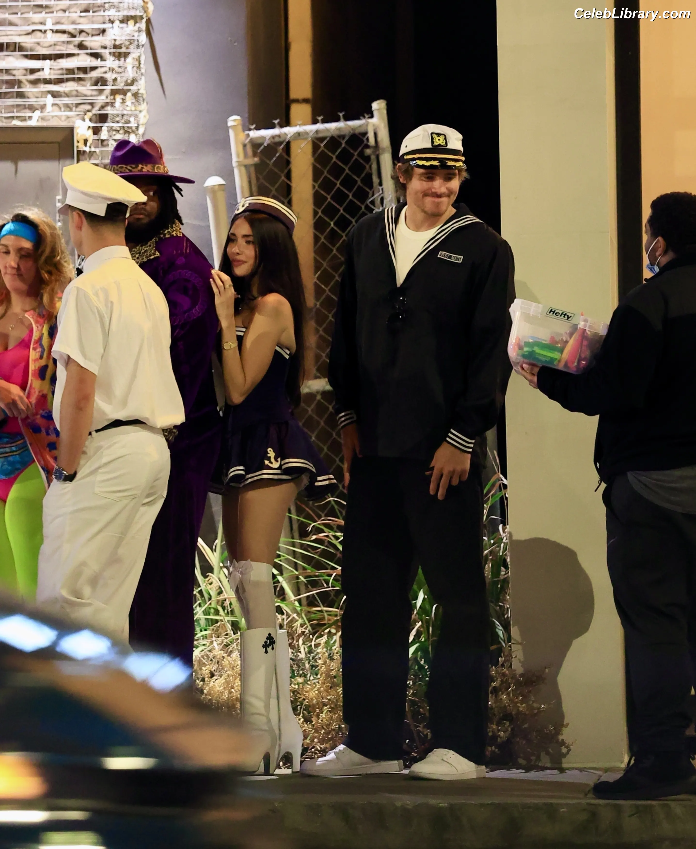 Madison Beer photo 1 of 3490