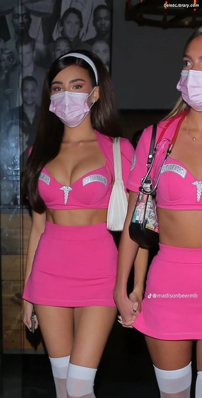 Madison Beer photo 20 of 3490