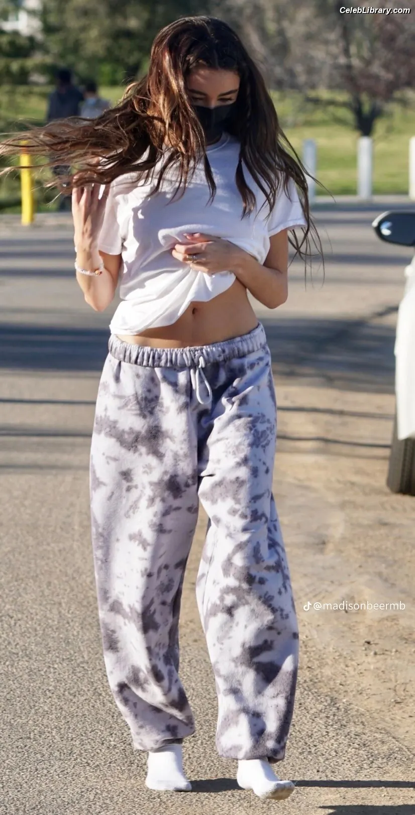 Madison Beer photo 11 of 3490
