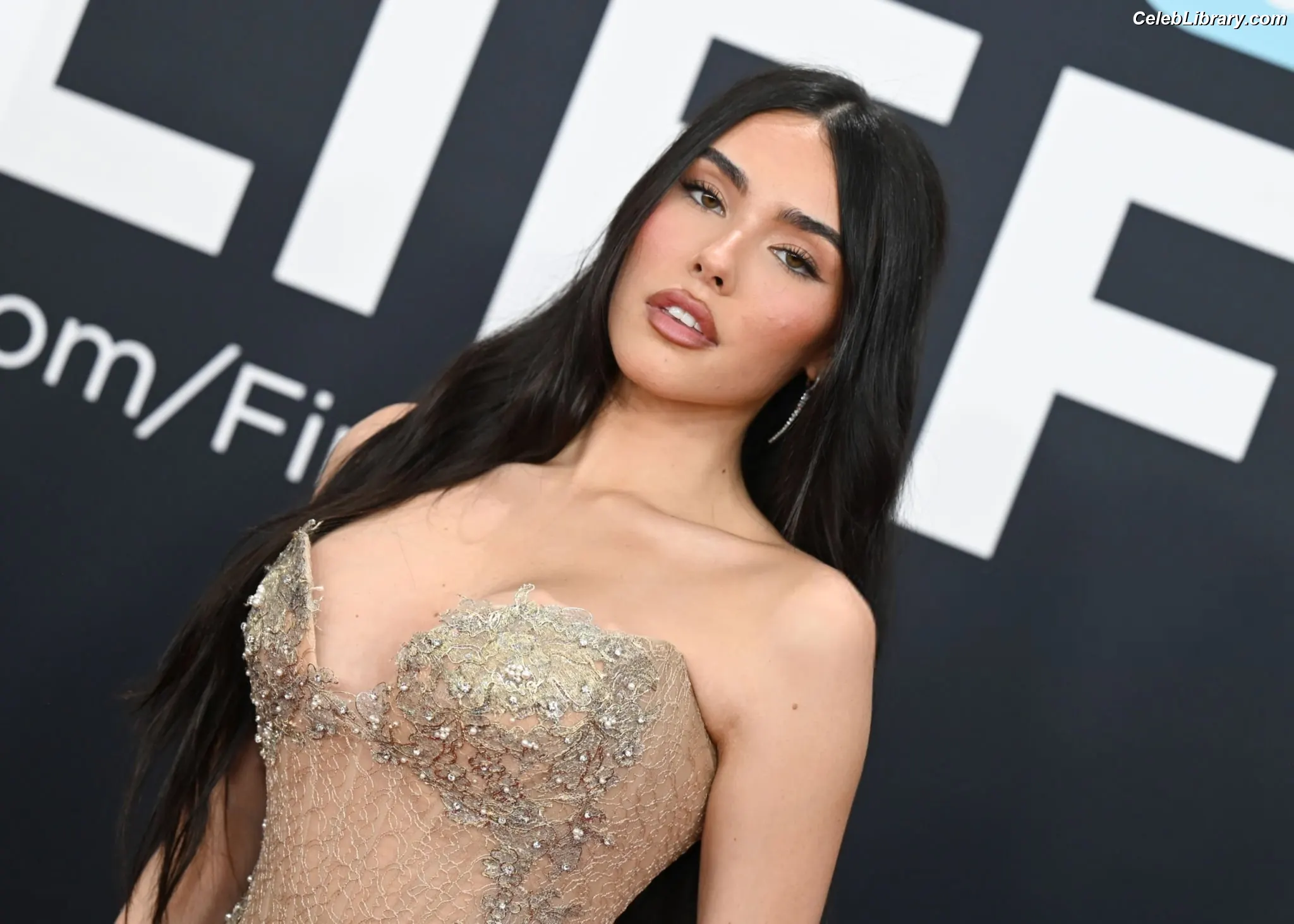Madison Beer photo 4 of 3490