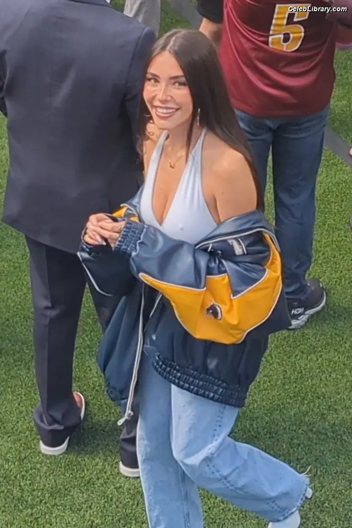 Madison Beer photo 4 of 3490