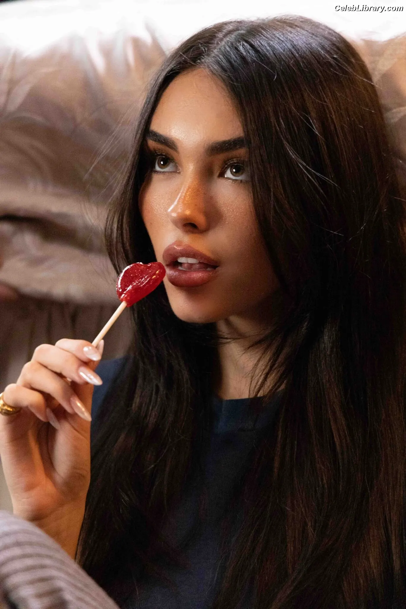 Madison Beer photo 6 of 3490