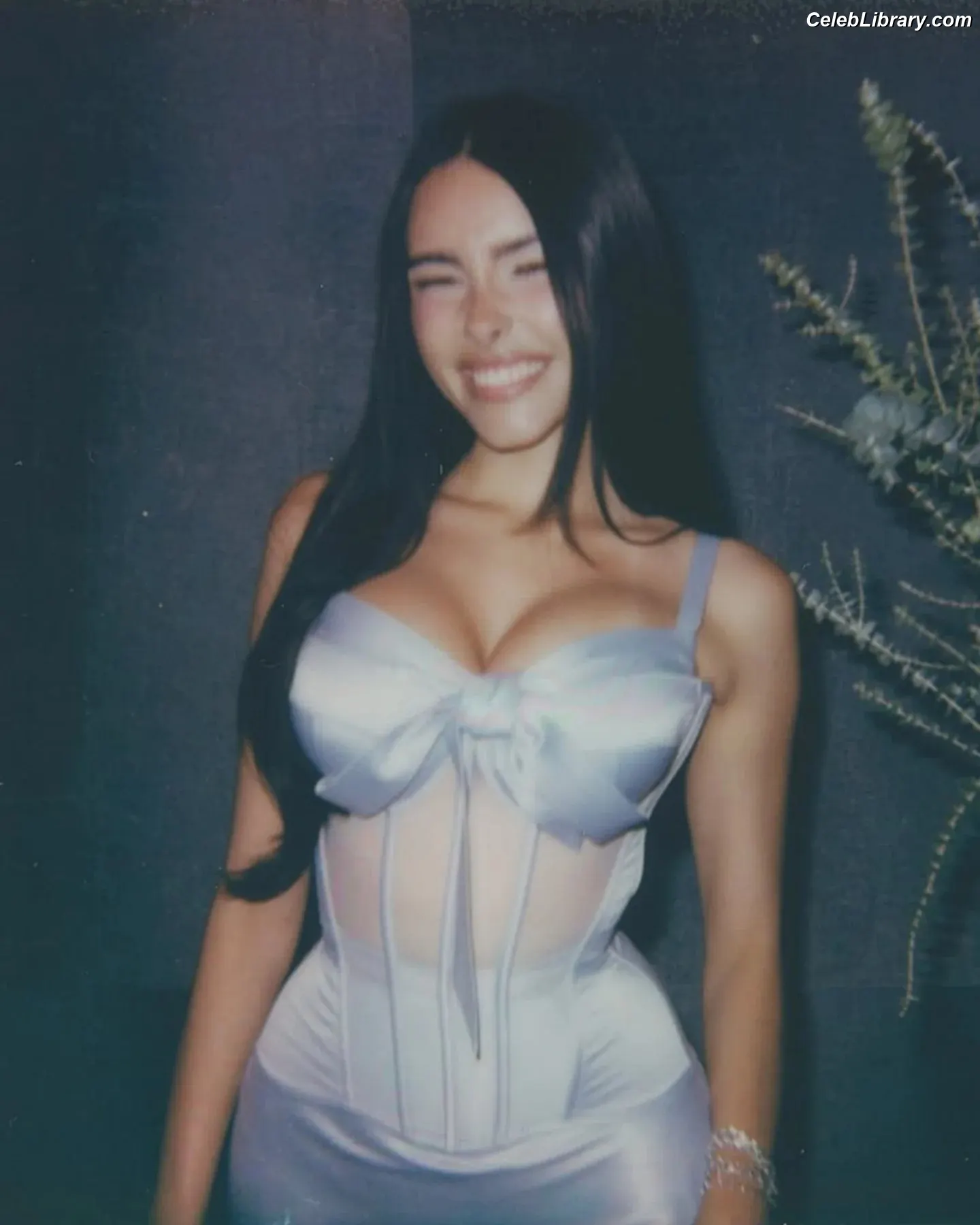 Madison Beer photo 23 of 3490