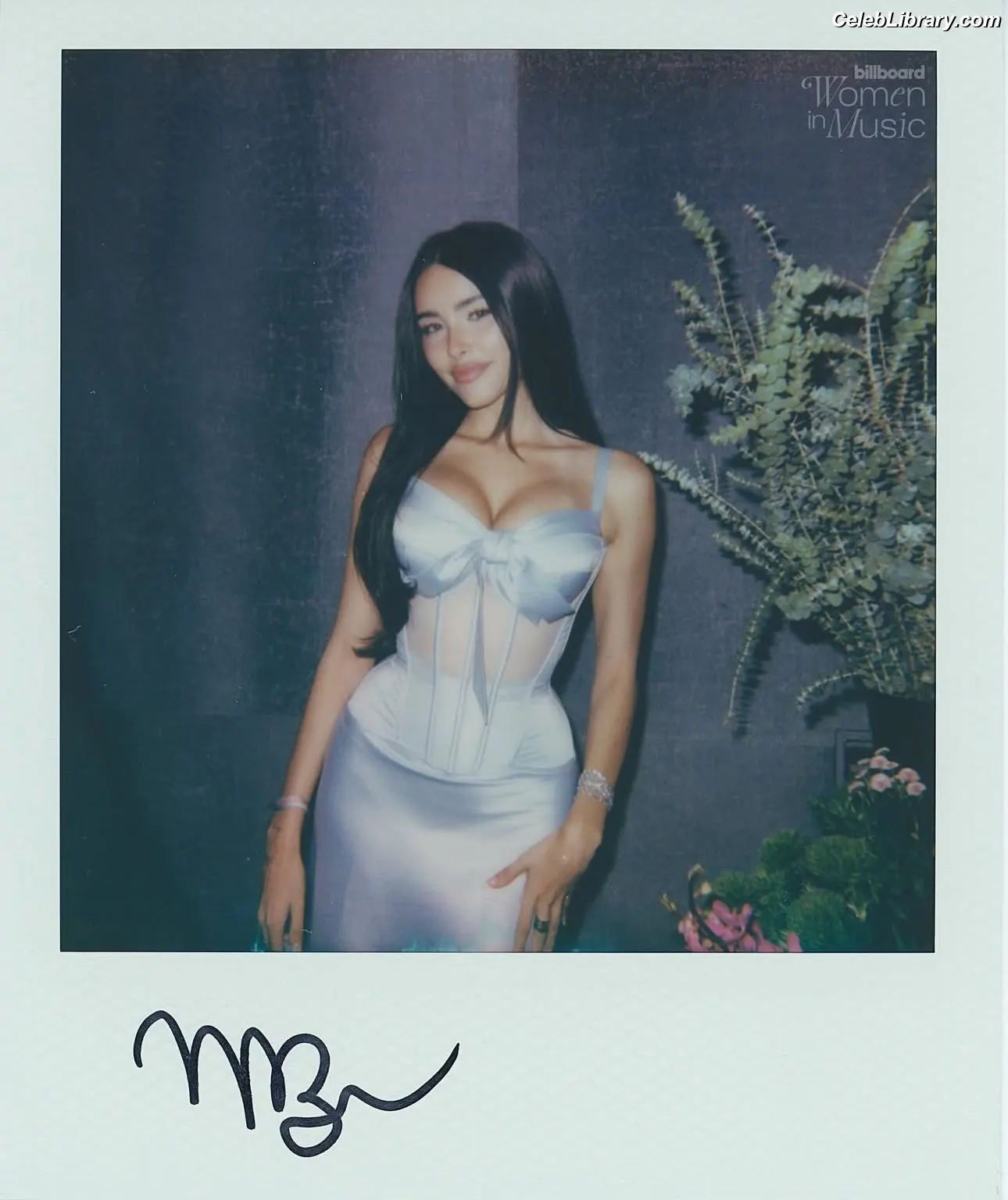 Madison Beer photo 19 of 3490