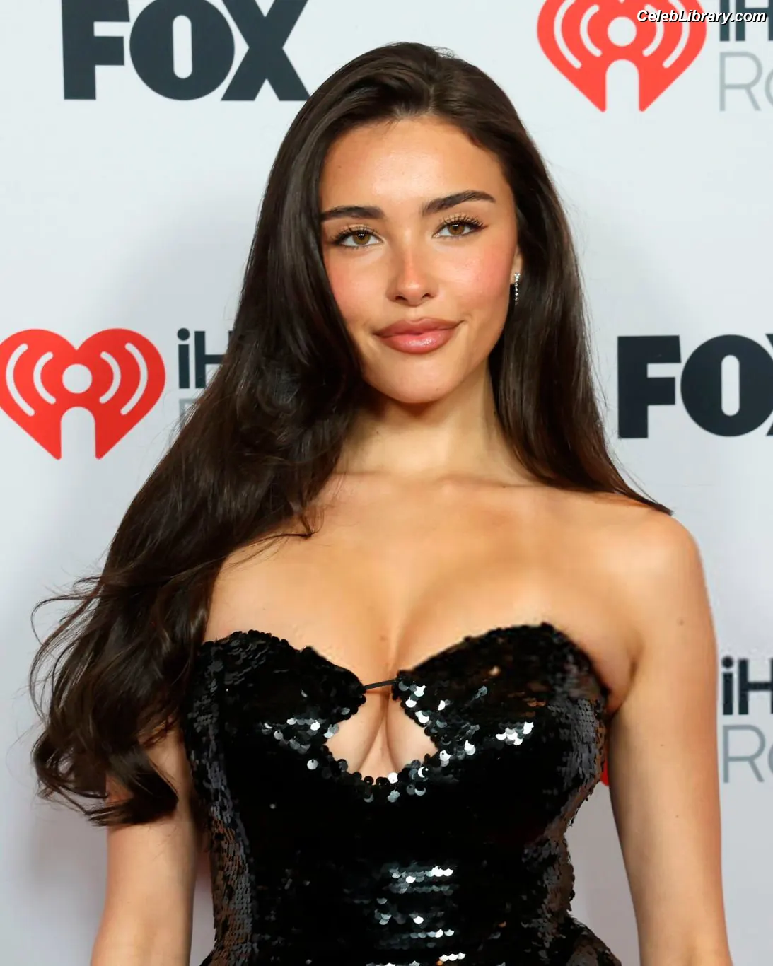 Madison Beer photo 19 of 3490