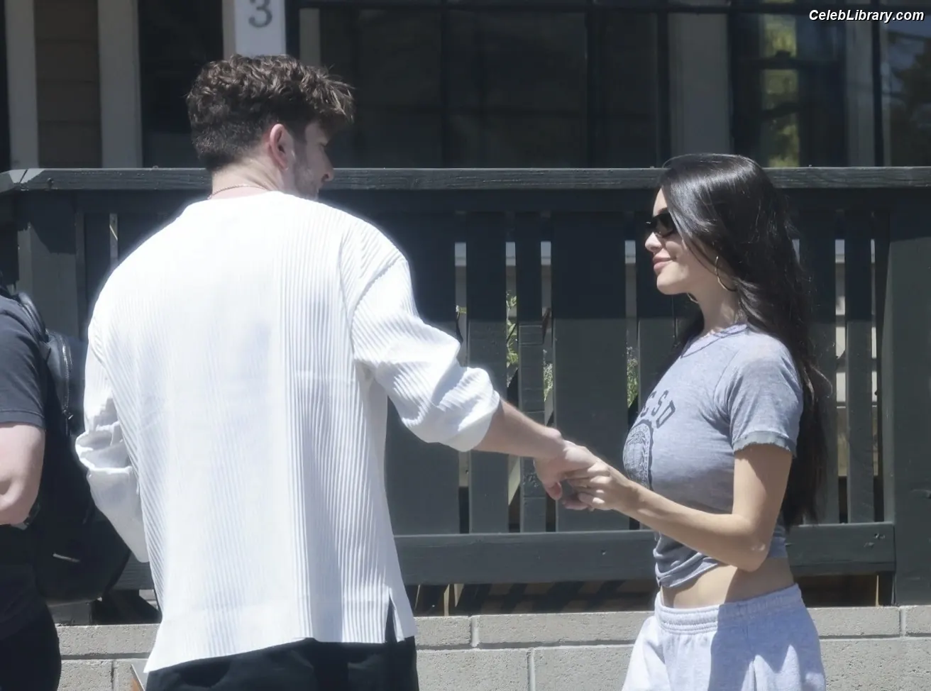 Madison Beer photo 19 of 3490