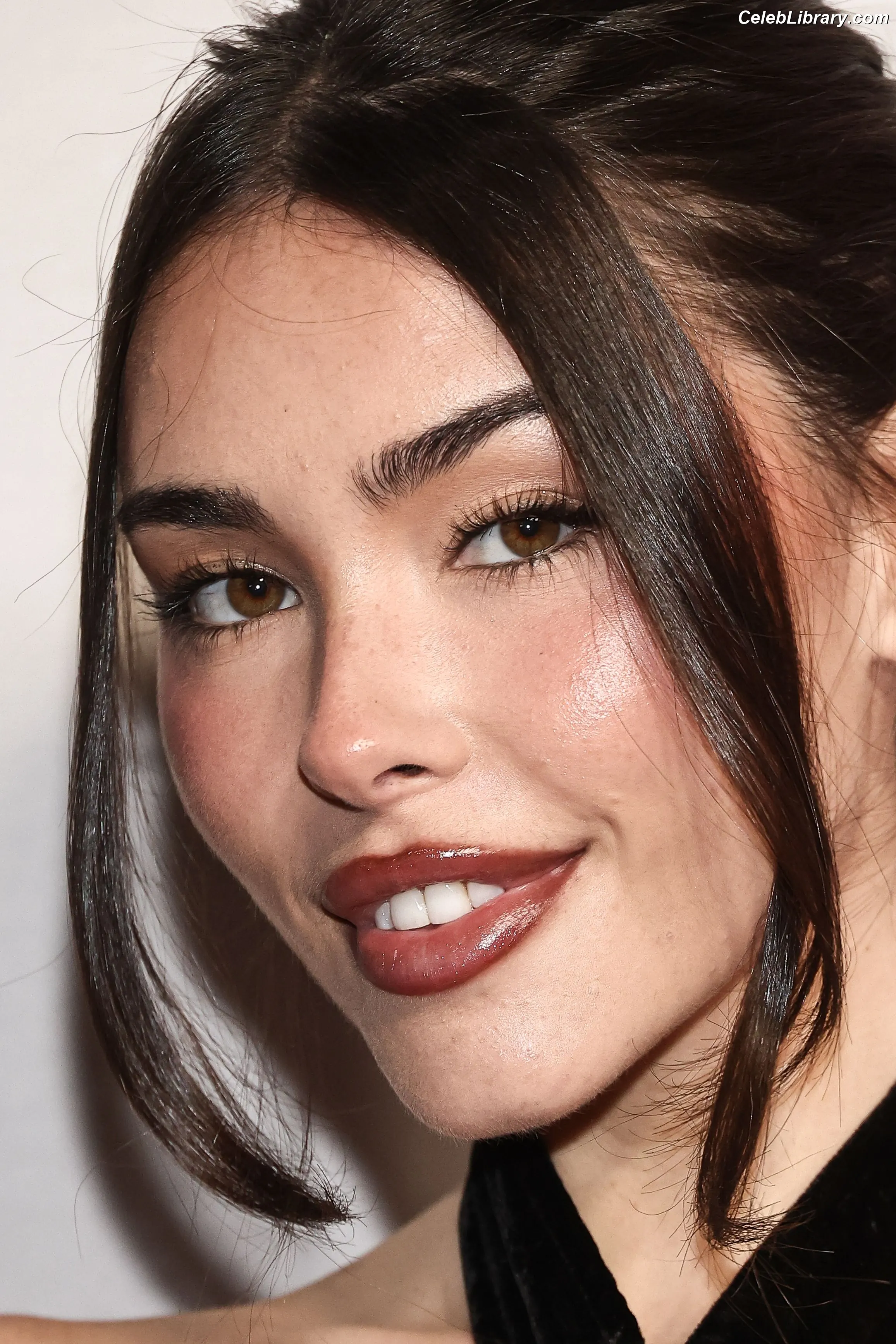 Madison Beer photo 5 of 3490