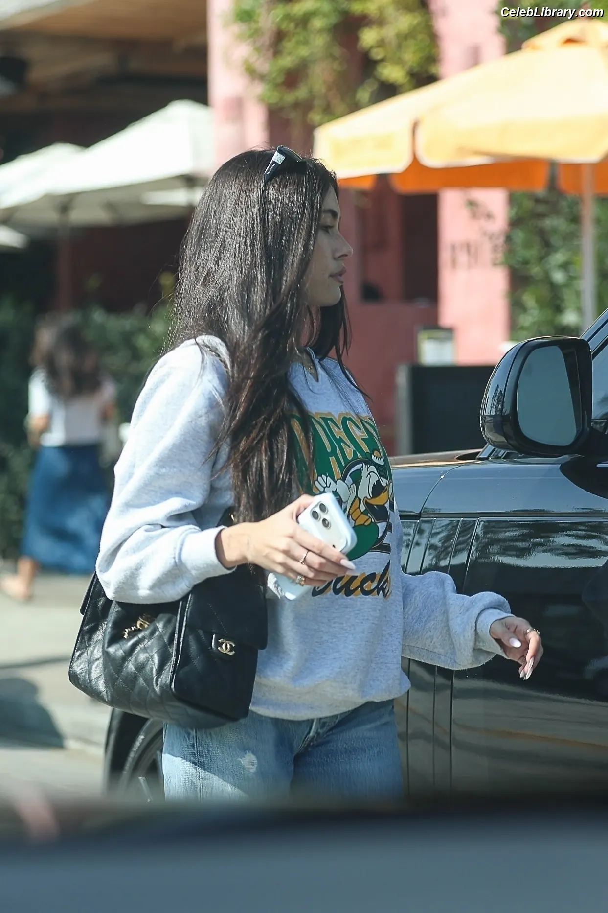 Madison Beer photo 17 of 3490
