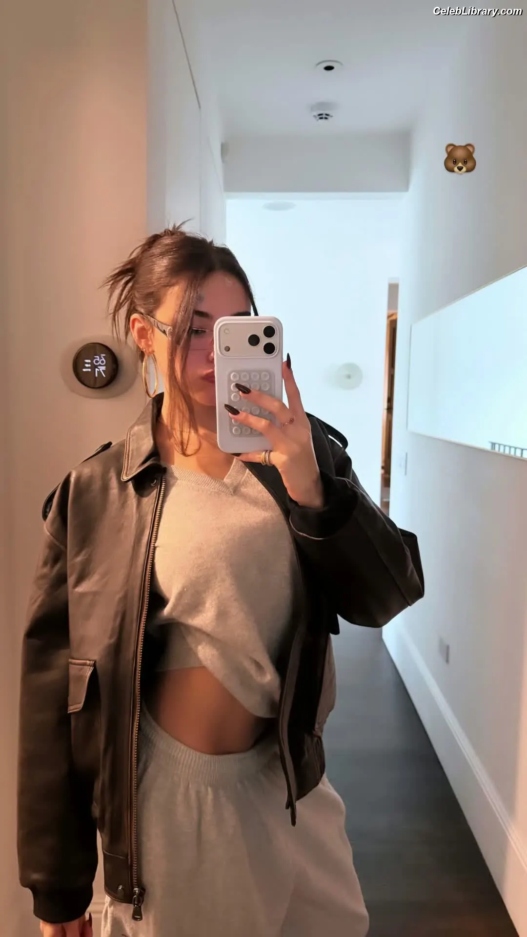 Madison Beer photo 12 of 3490