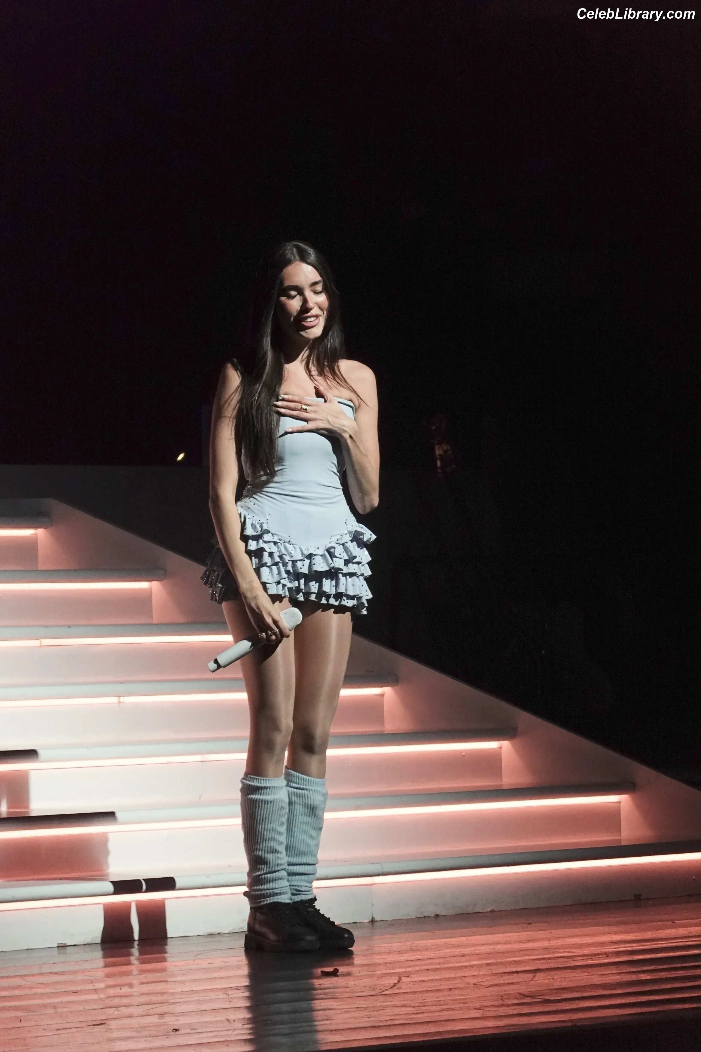 Madison Beer photo 11 of 3490