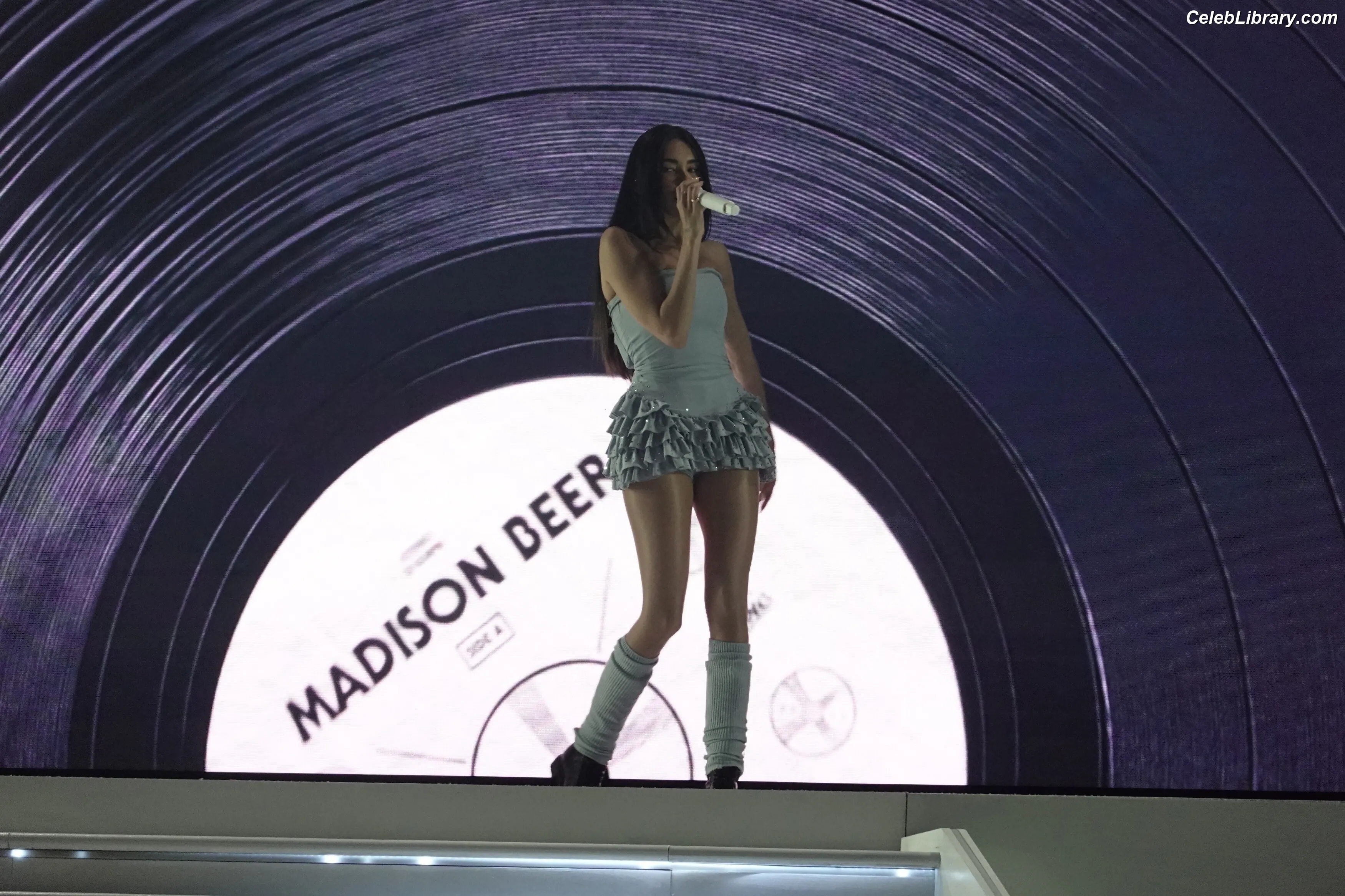Madison Beer photo 8 of 3490