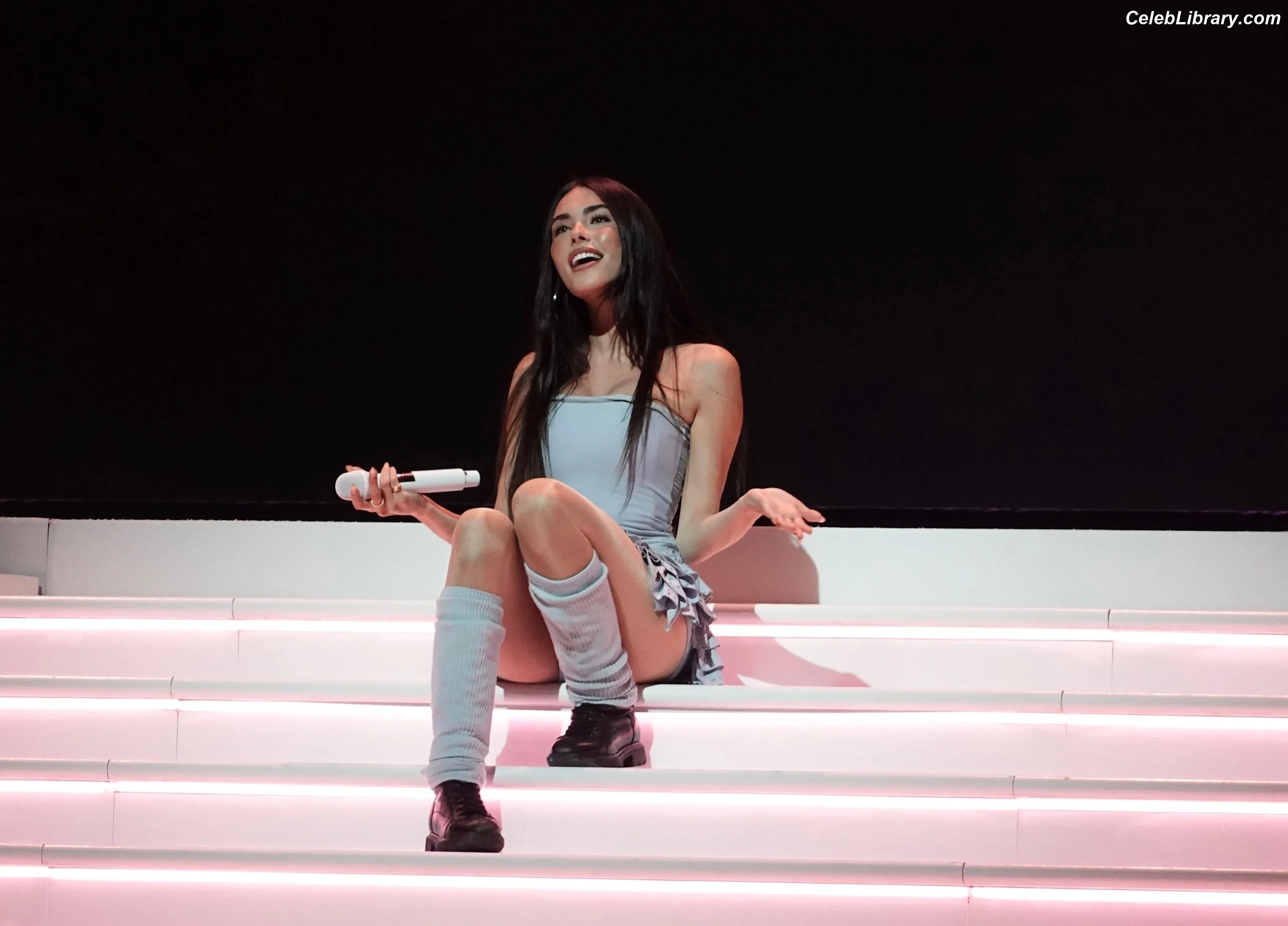 Madison Beer photo 20 of 3490