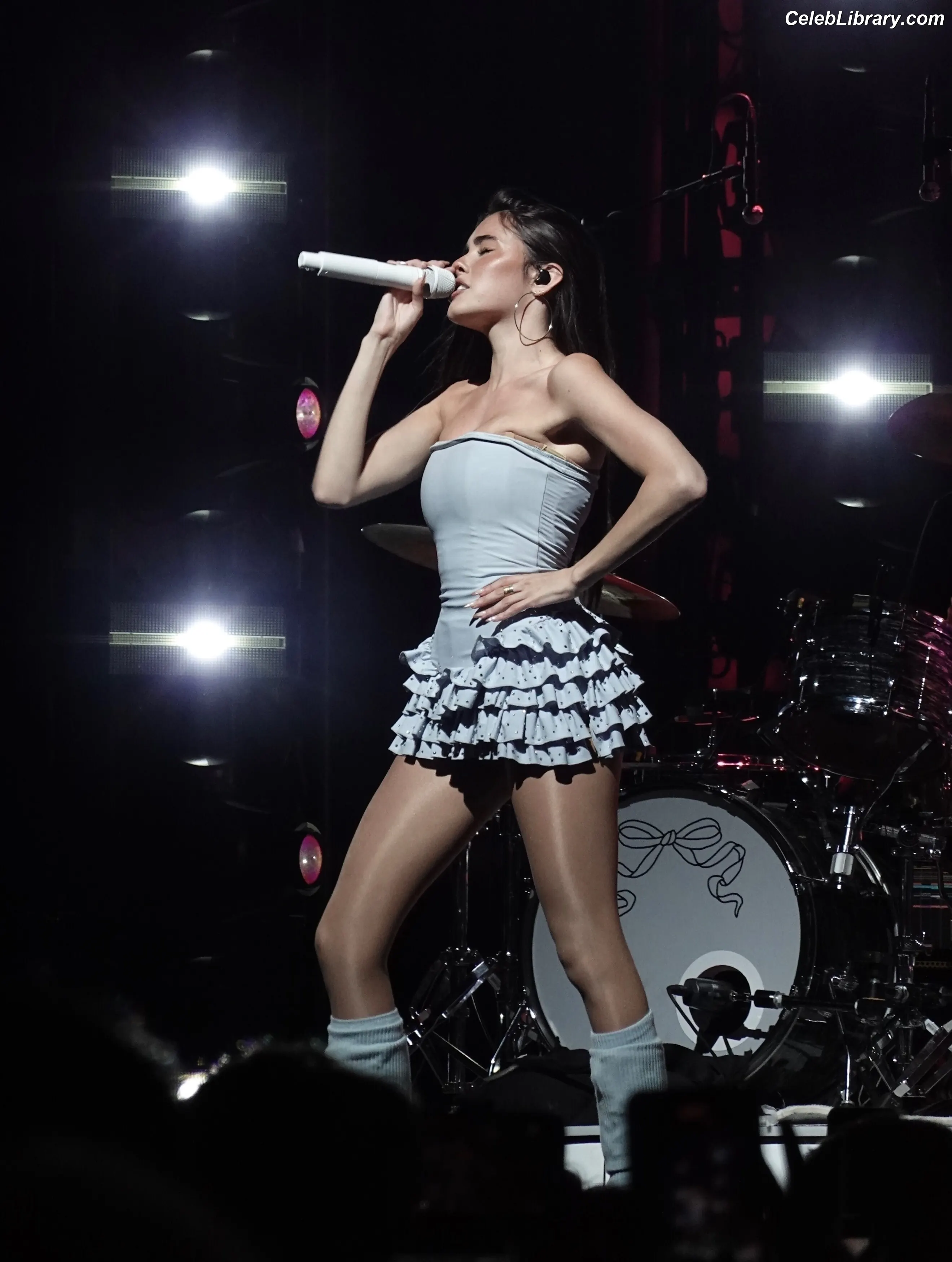 Madison Beer photo 5 of 3490