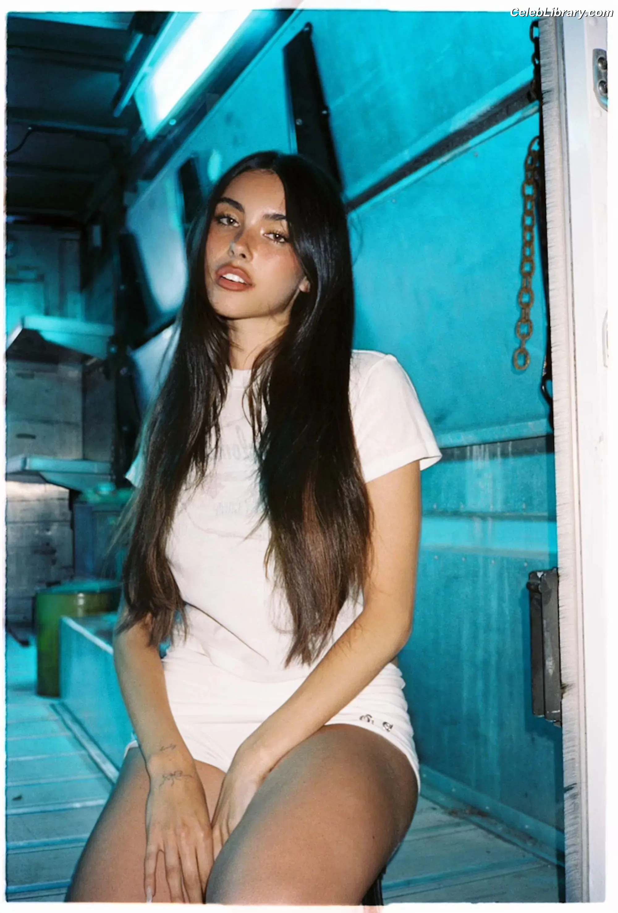 Madison Beer photo 24 of 3490