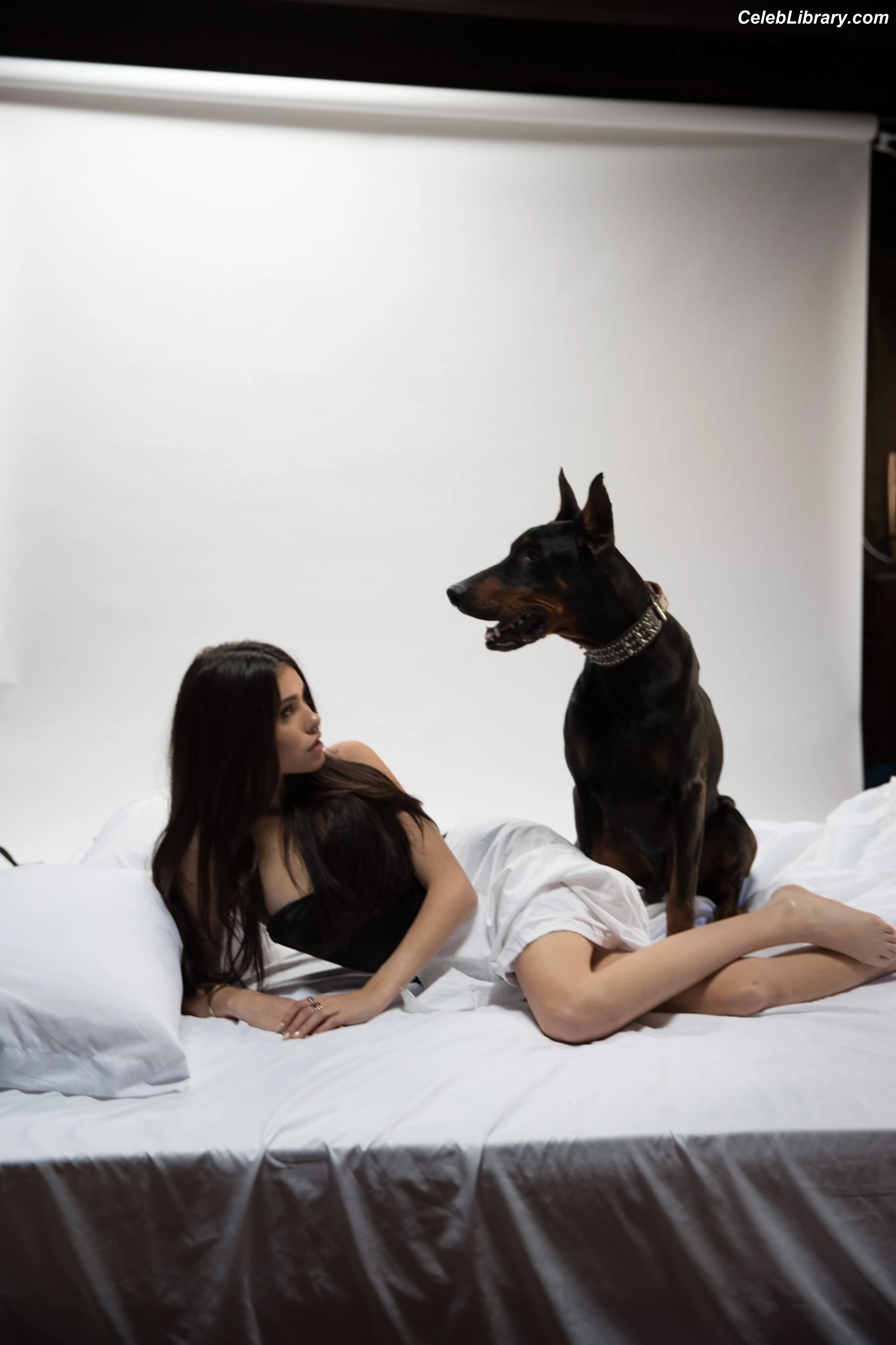 Madison Beer photo 2 of 3490