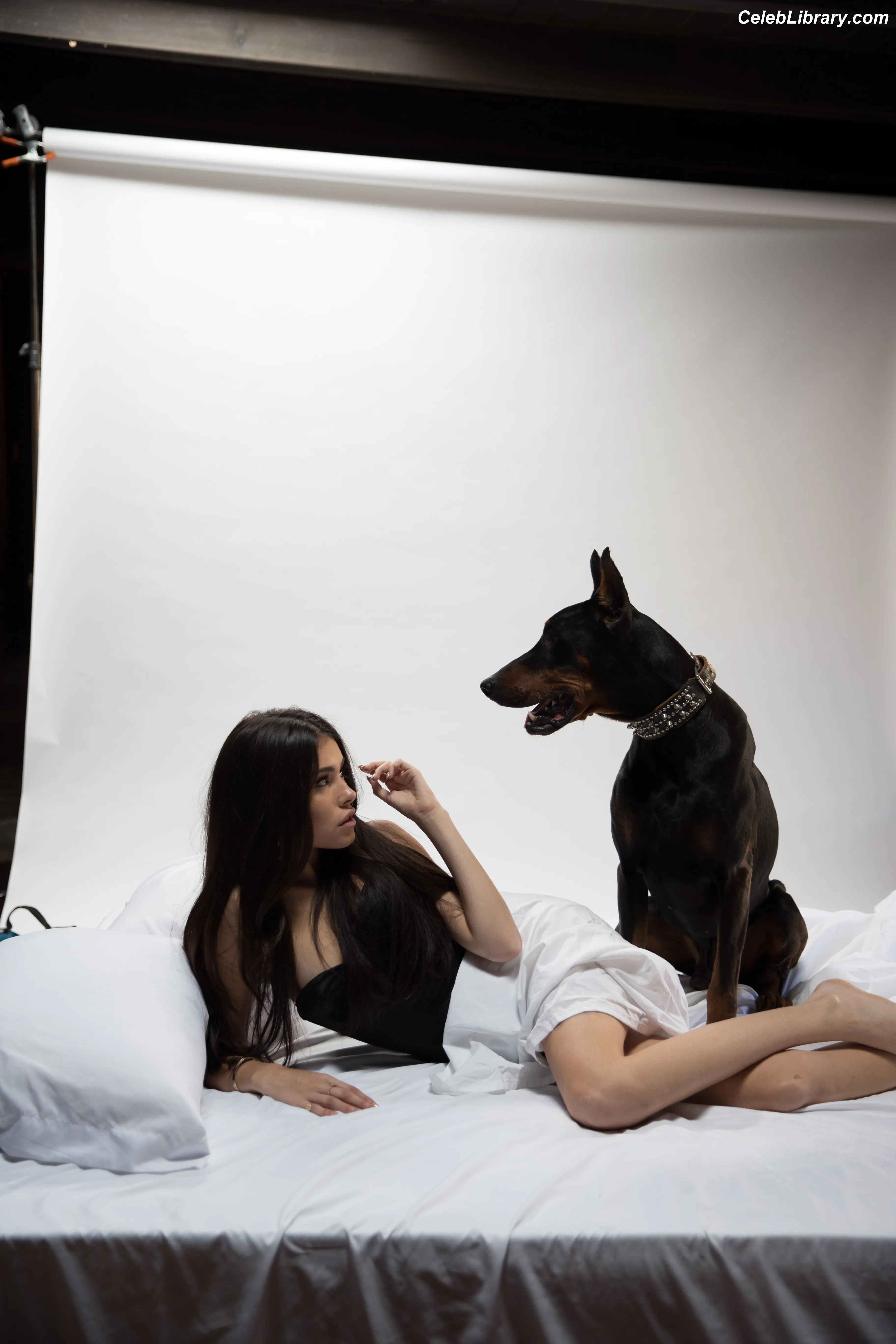 Madison Beer photo 4 of 3490
