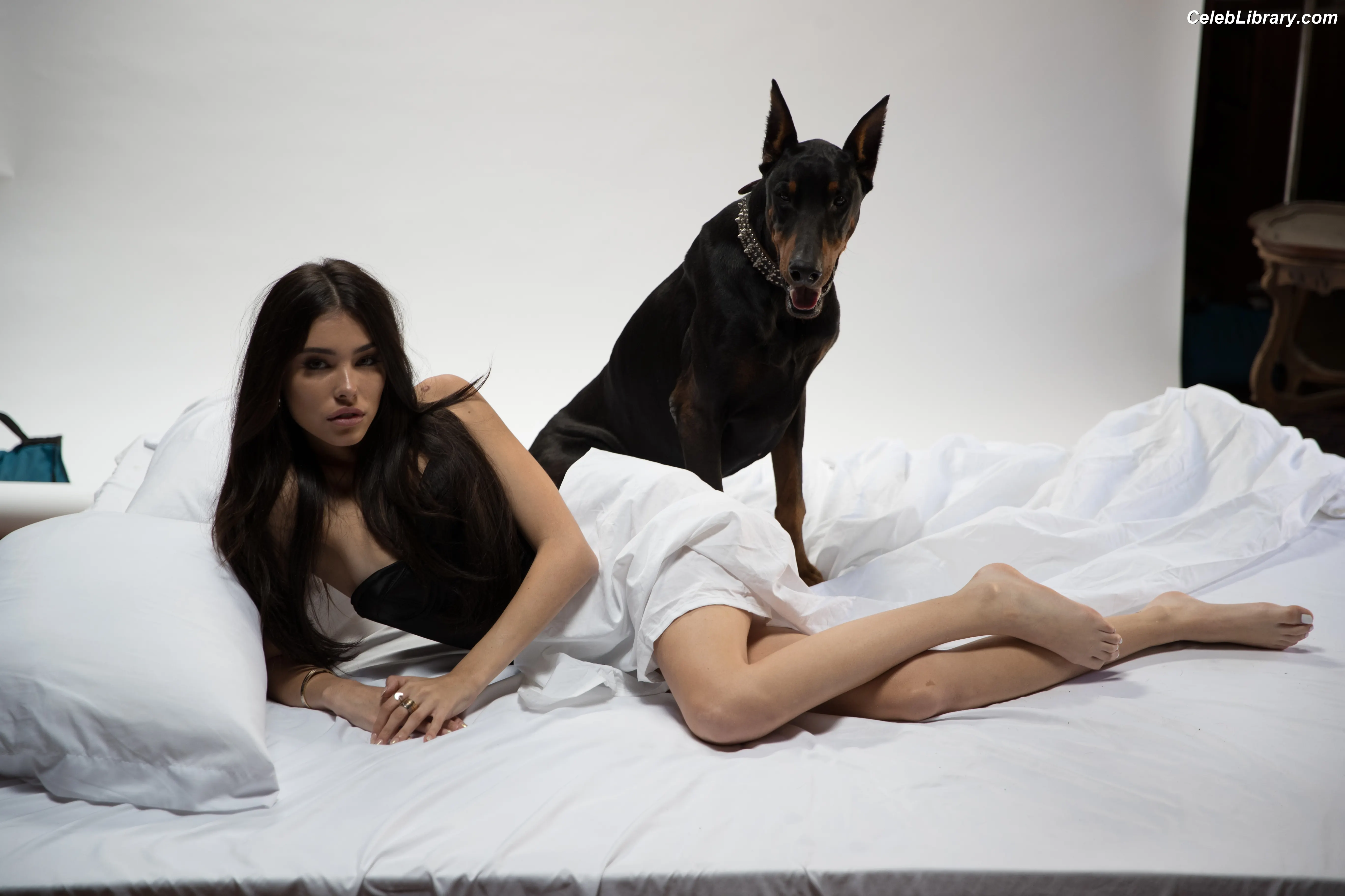 Madison Beer photo 17 of 3490